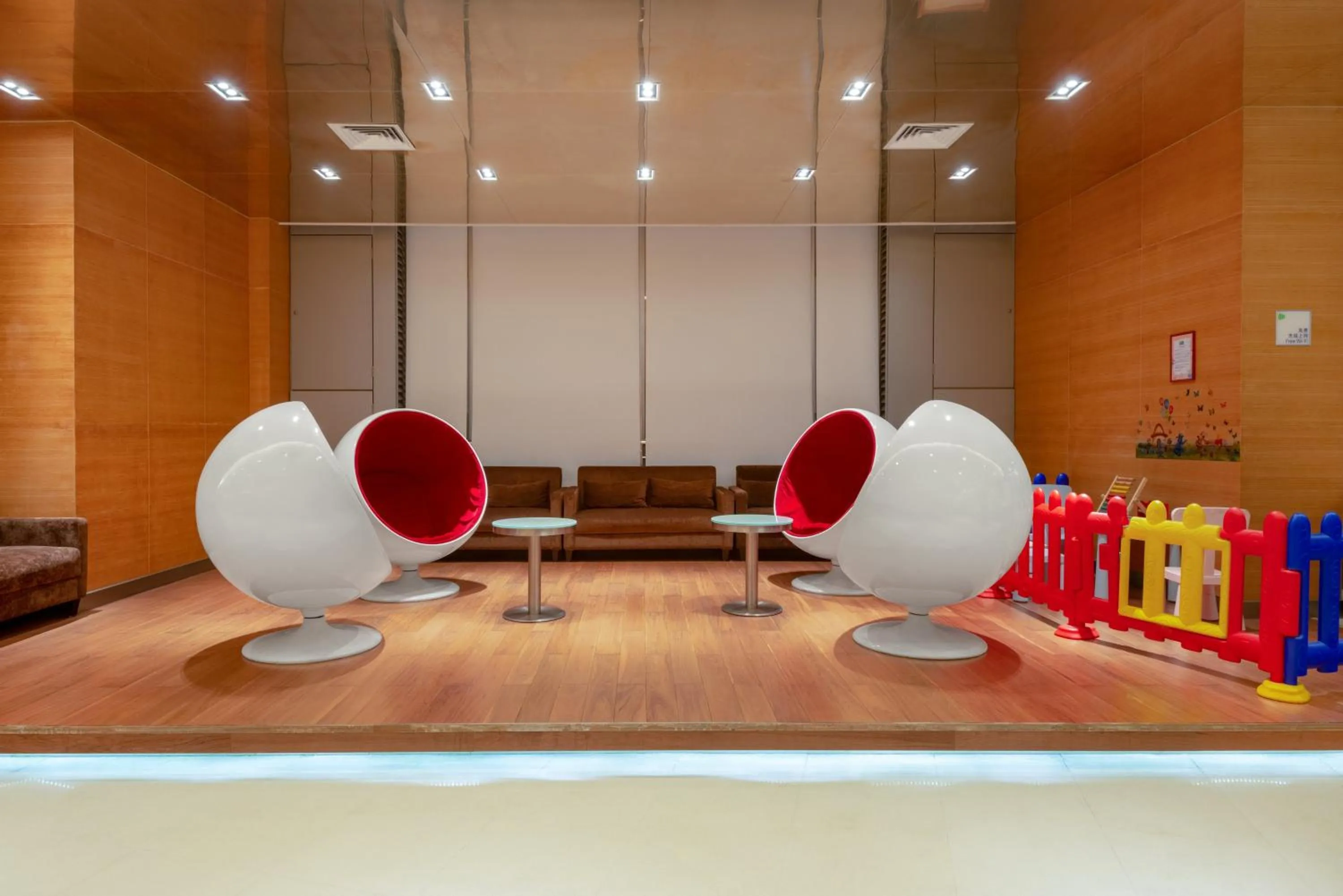 Meeting/conference room in Holiday Inn Express Foshan Nanhai, an IHG Hotel
