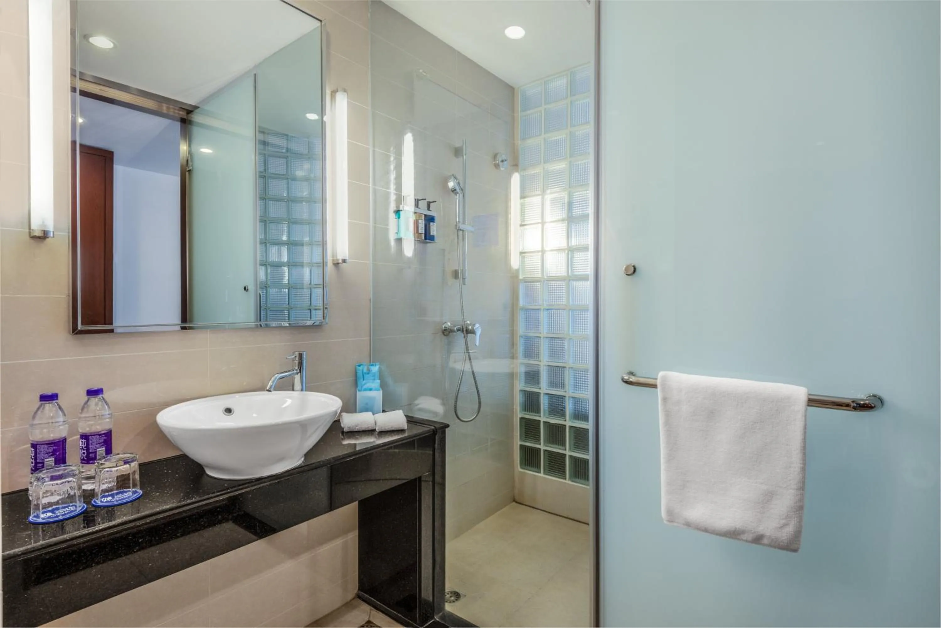 Bathroom in Holiday Inn Express Foshan Nanhai, an IHG Hotel