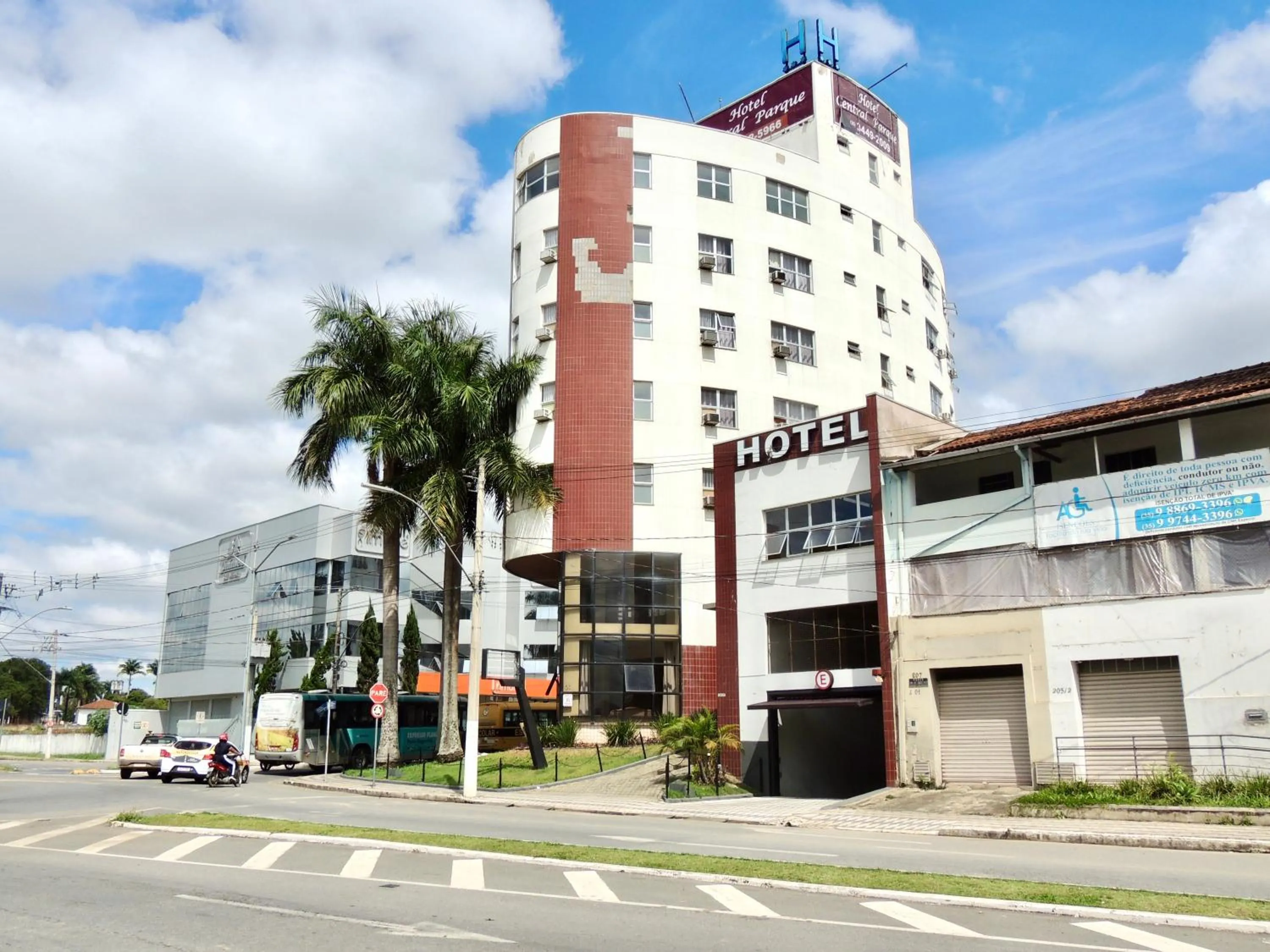 Facade/entrance in Pouso Alegre Hotel
