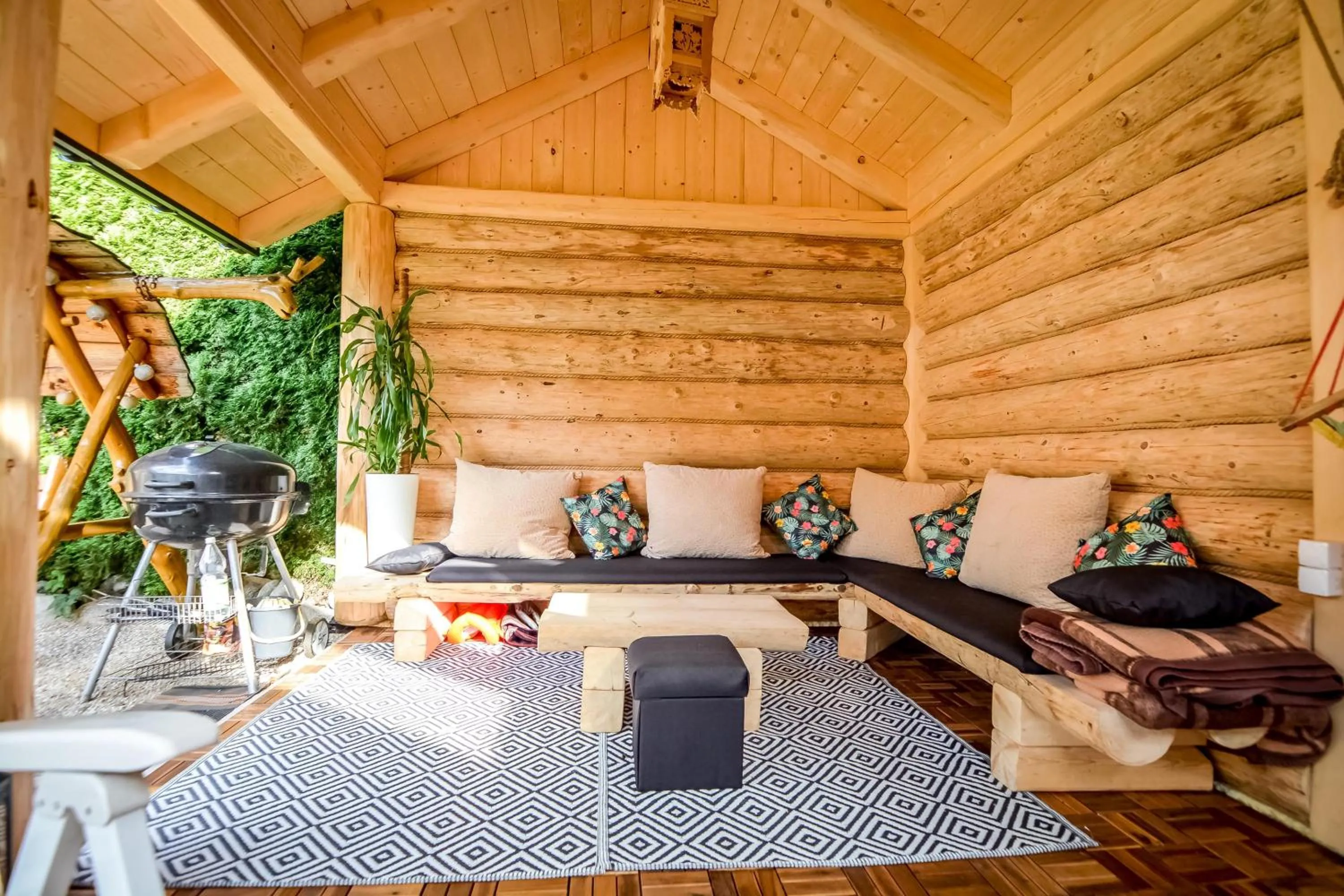 Patio in Ciukrowa Chatka Sauna & Jacuzzi