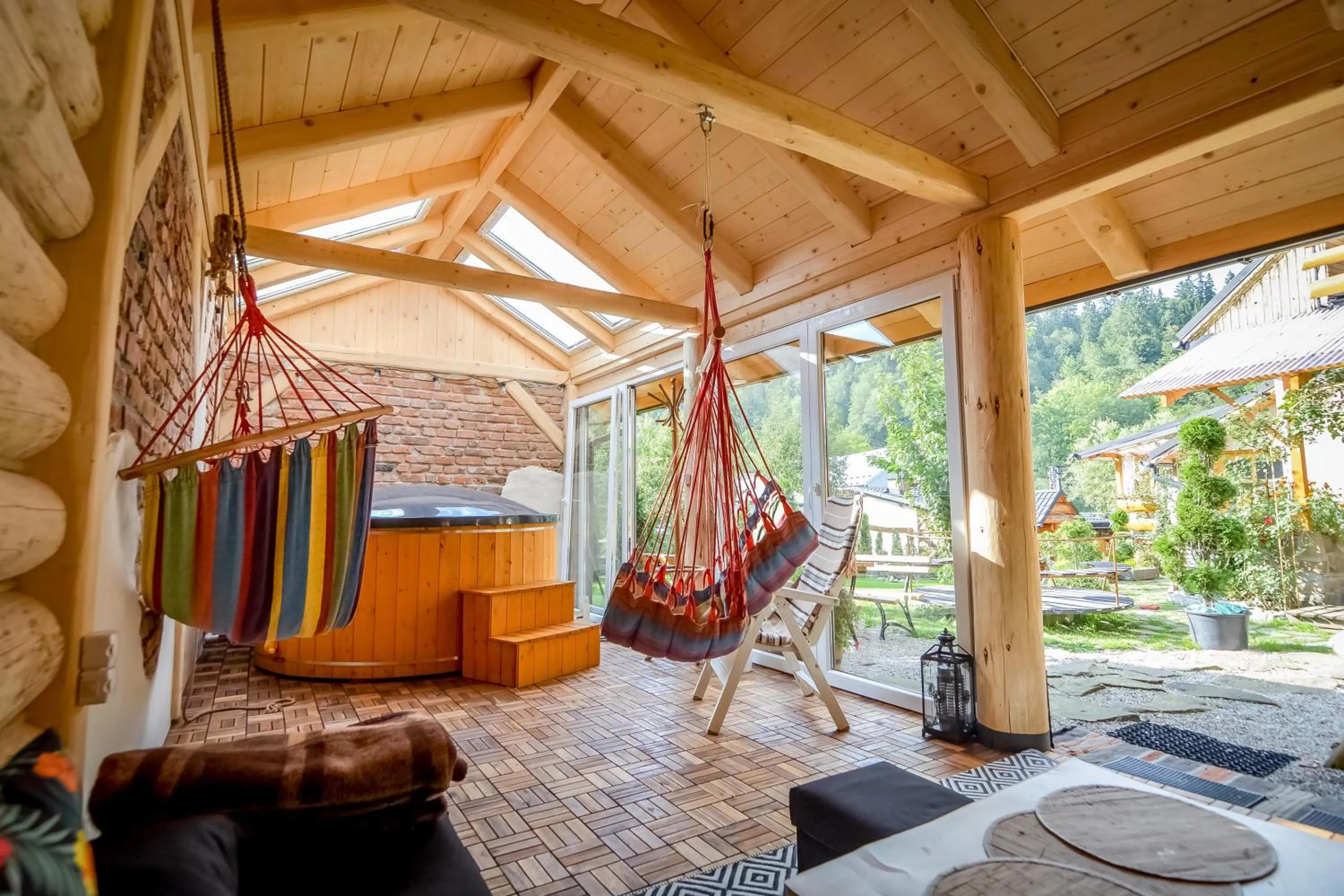 Hot Tub in Ciukrowa Chatka Sauna & Jacuzzi