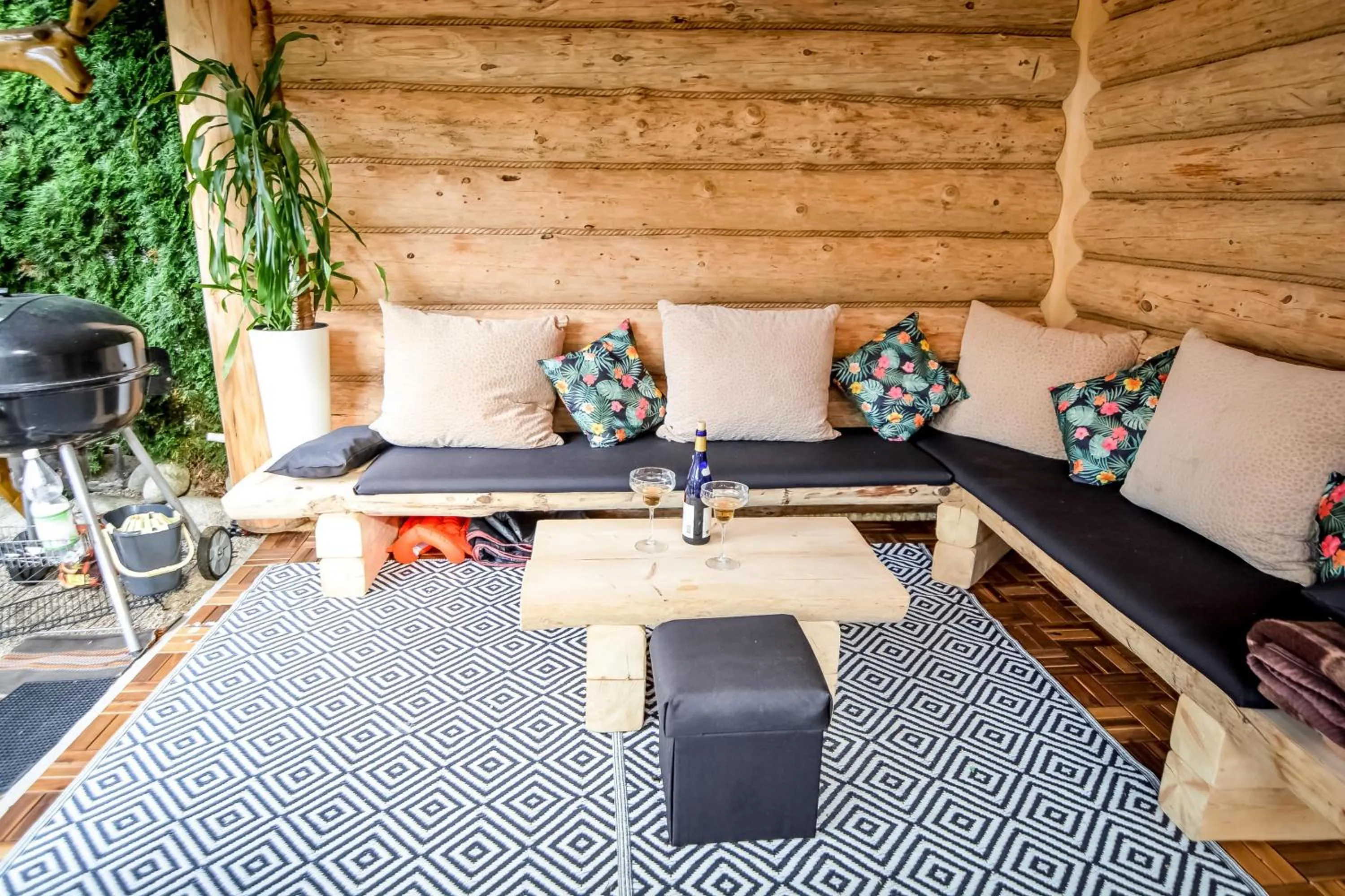 Garden in Ciukrowa Chatka Sauna & Jacuzzi