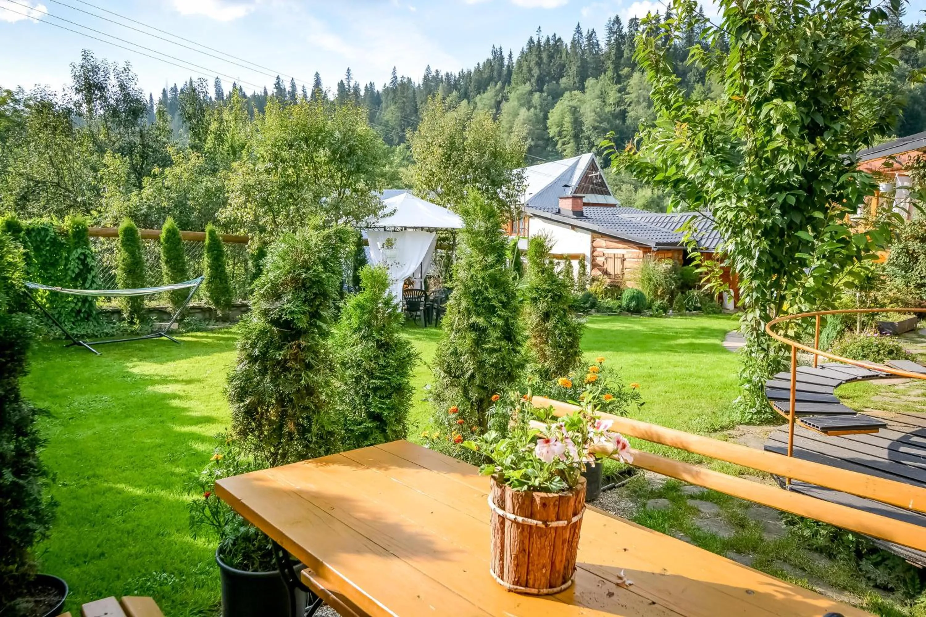 Garden in Ciukrowa Chatka Sauna & Jacuzzi
