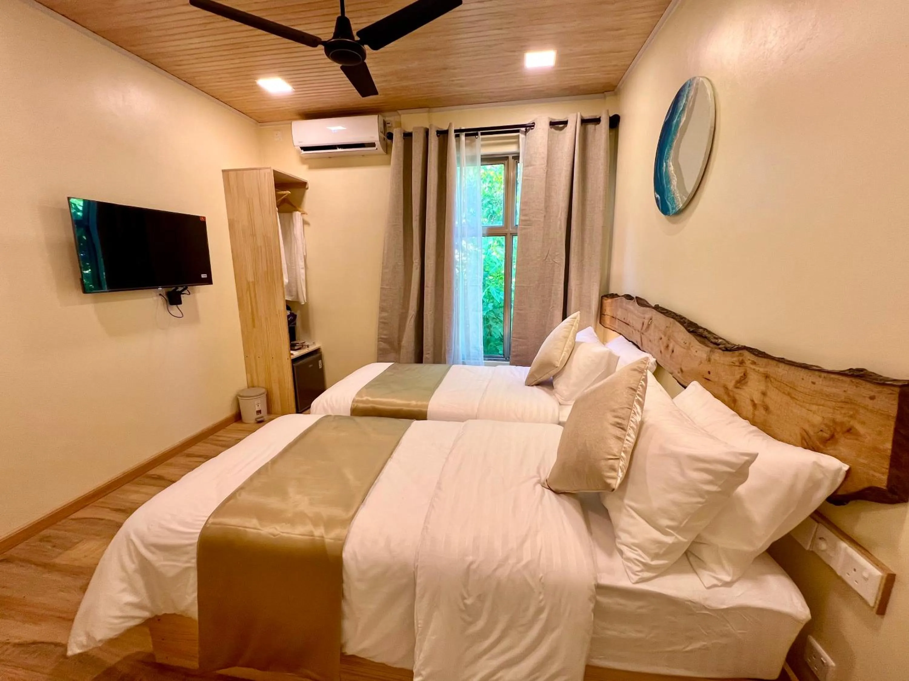 TV and multimedia, Bed in Holiday Home Dhiffushi