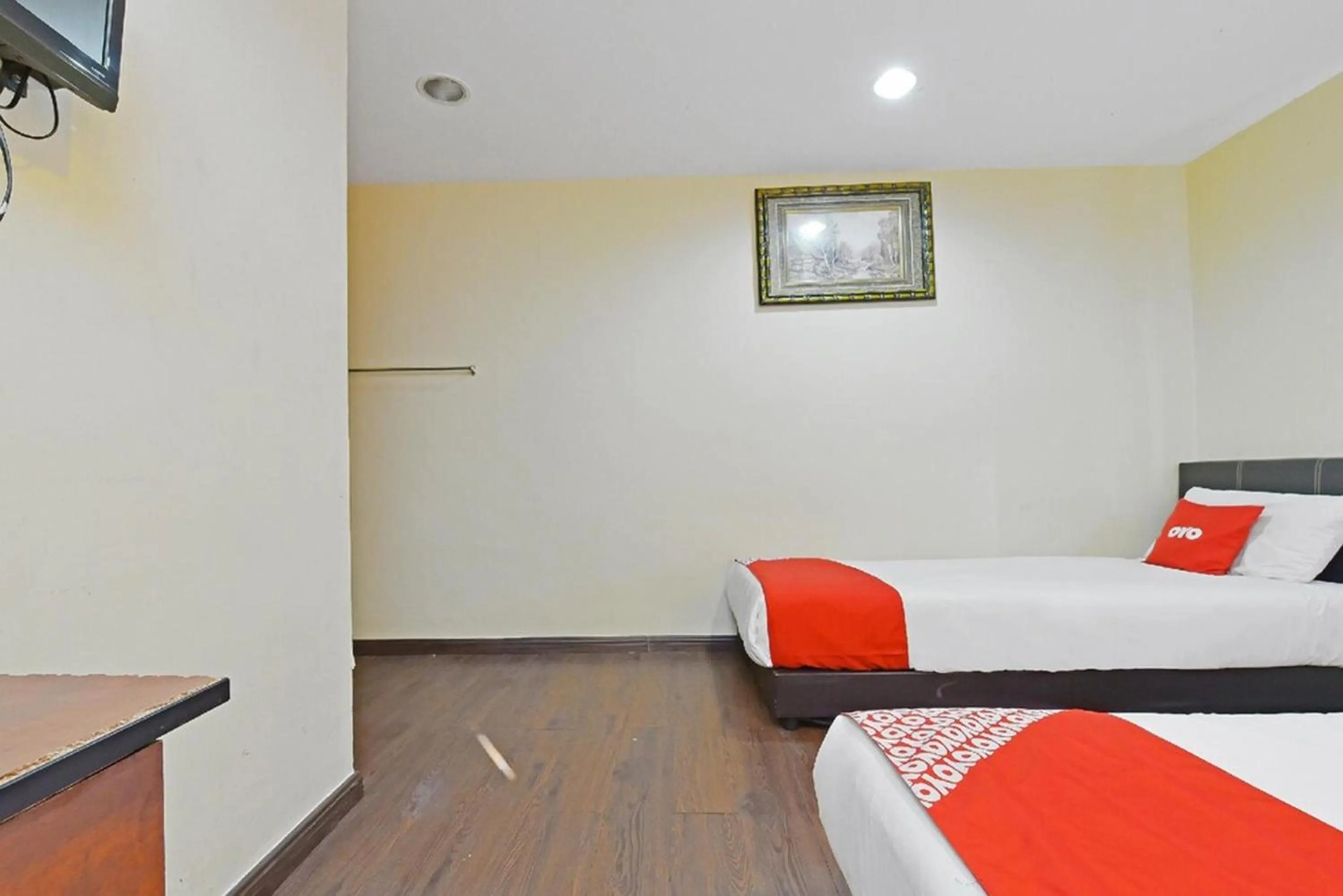 Bedroom, Bed in 98 Hotel