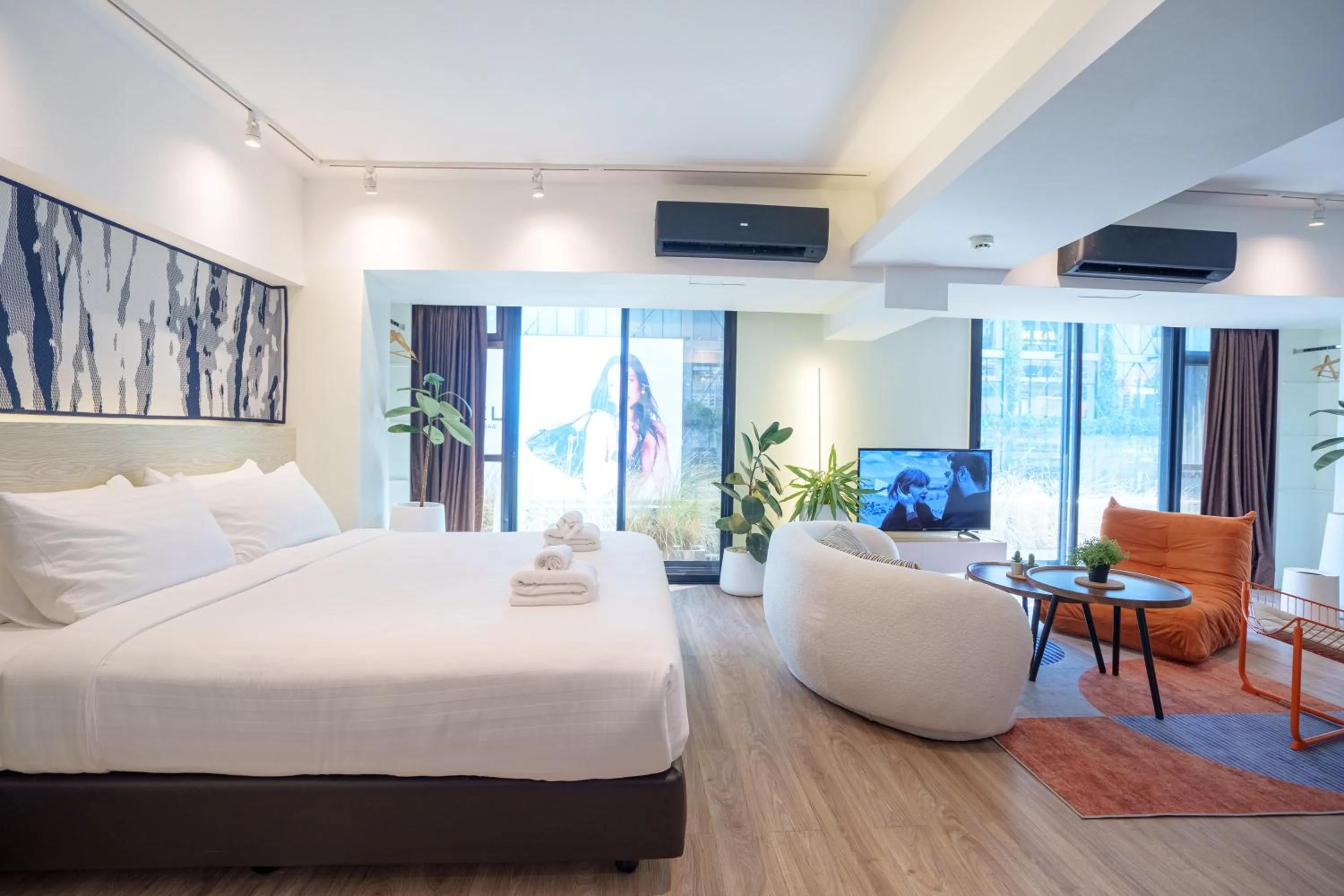 Bed in Gecko EYE Hotel