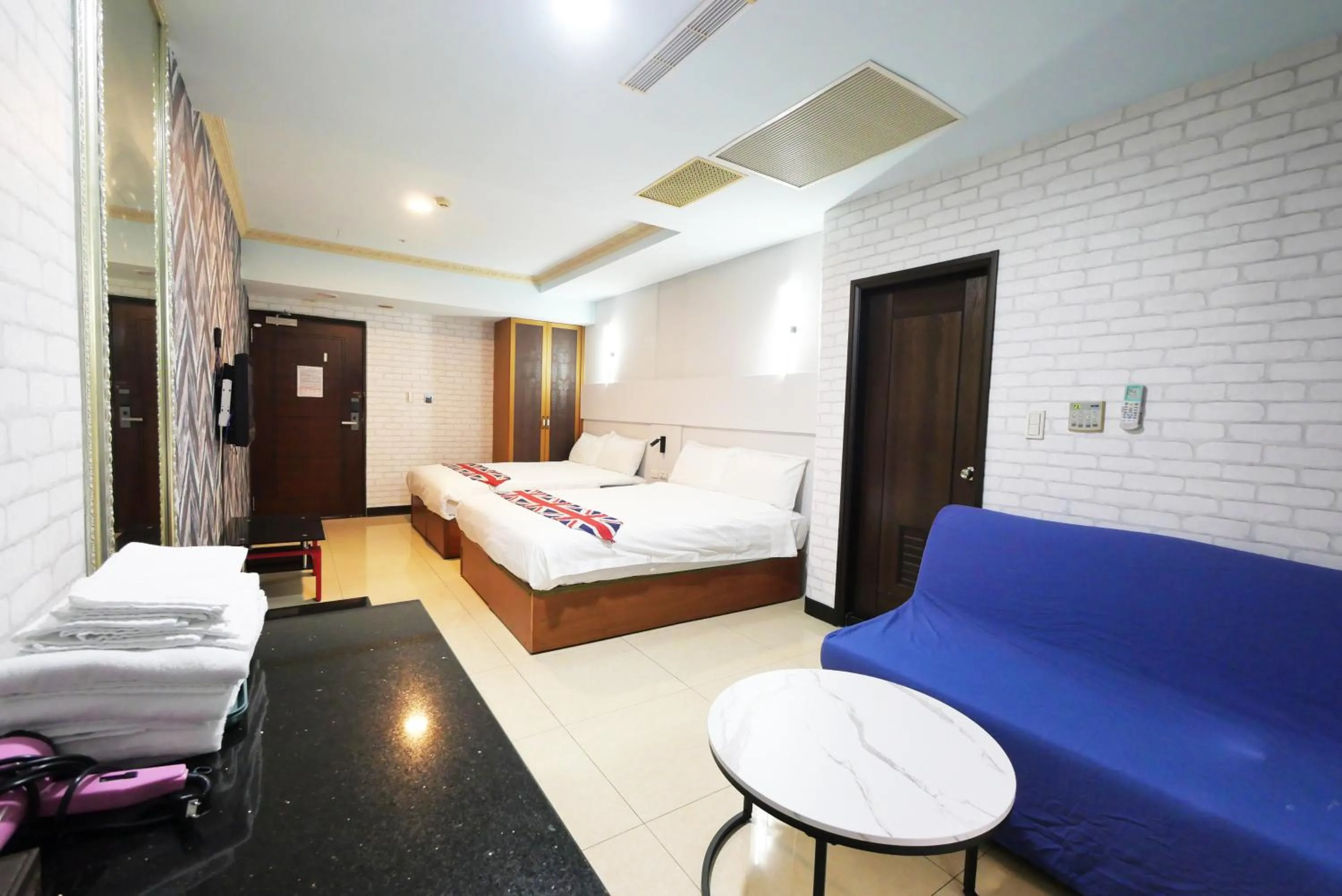 Bed in I Hi Loveriver Hotel