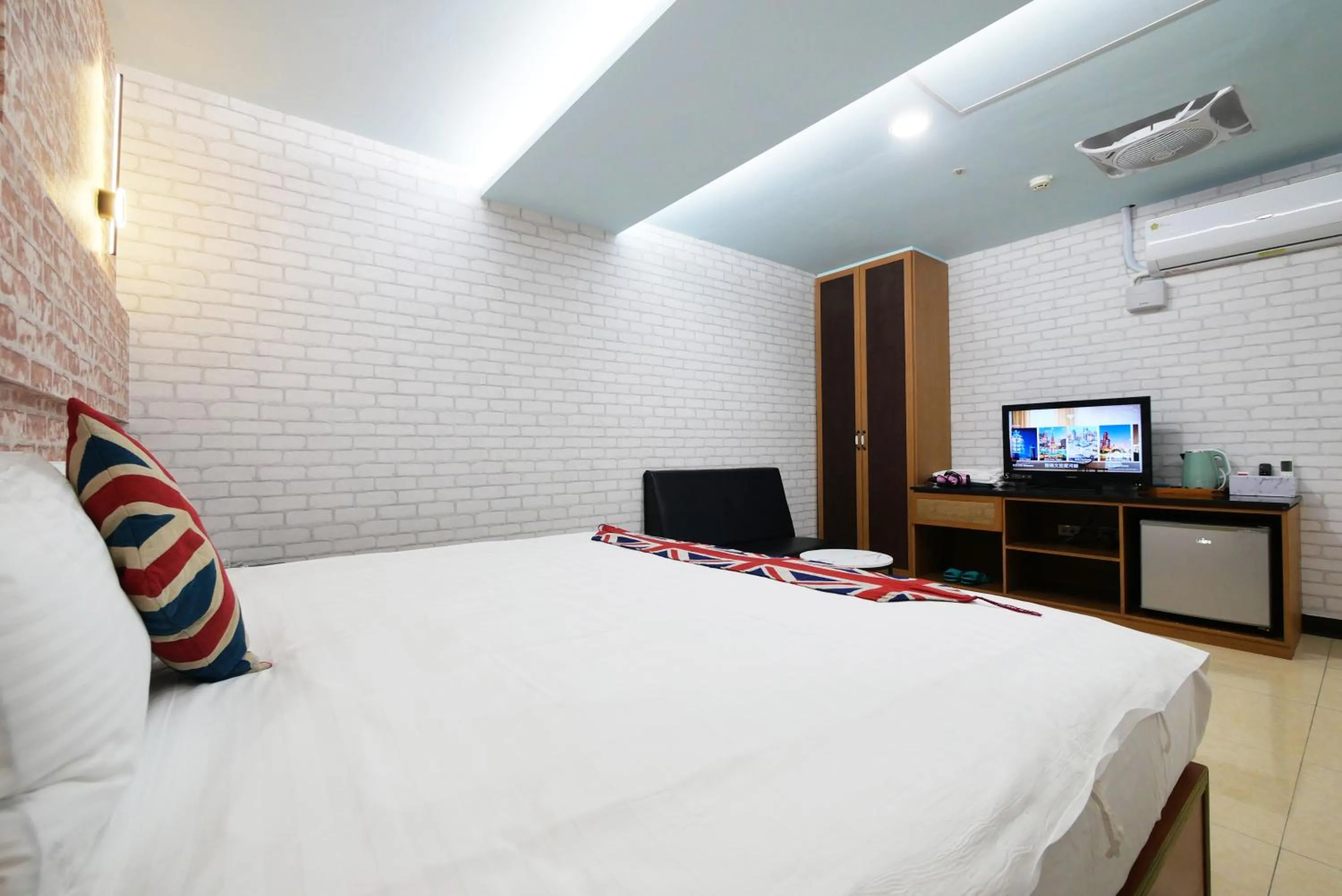 Bed in I Hi Loveriver Hotel