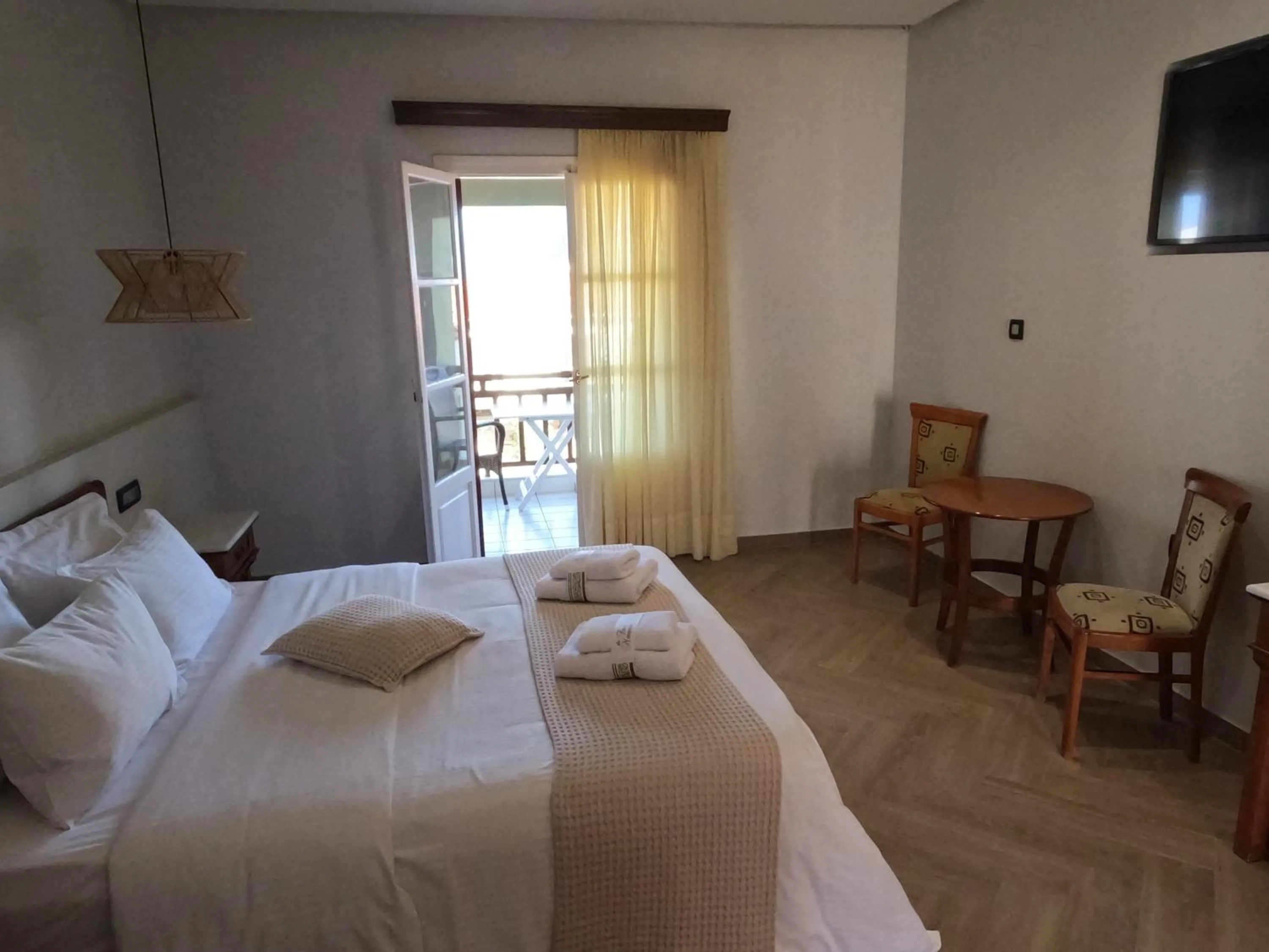 Bed in The Flower Of Monemvasia Hotel