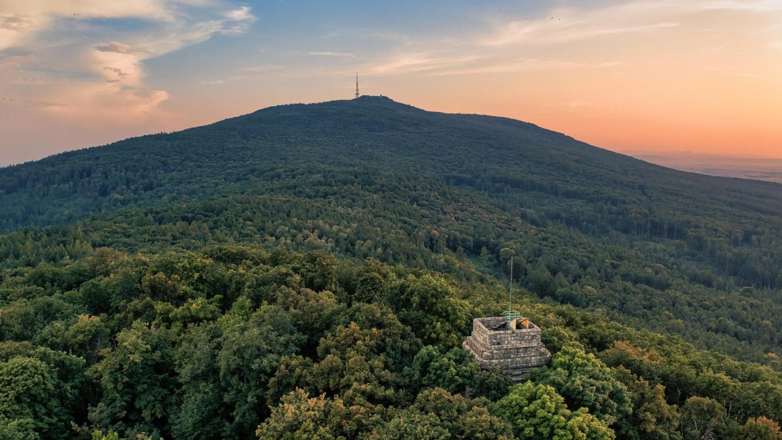 Nearby landmark in Hotel Pod Jeleniem