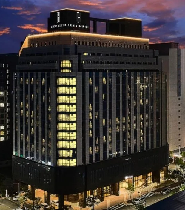 Property building in Golden Harbor Hotel Pyeongtaek