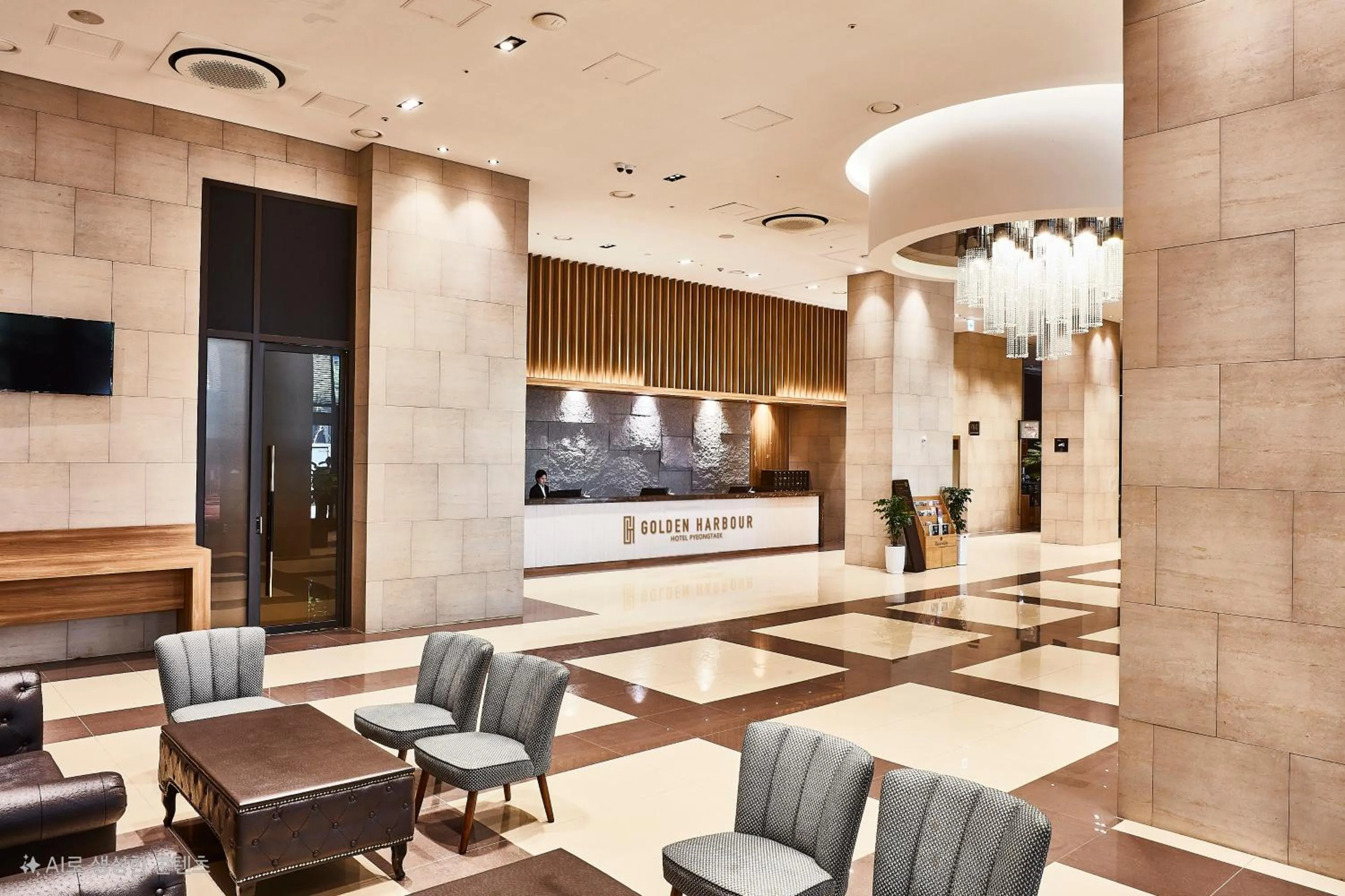 Living room in Golden Harbor Hotel Pyeongtaek