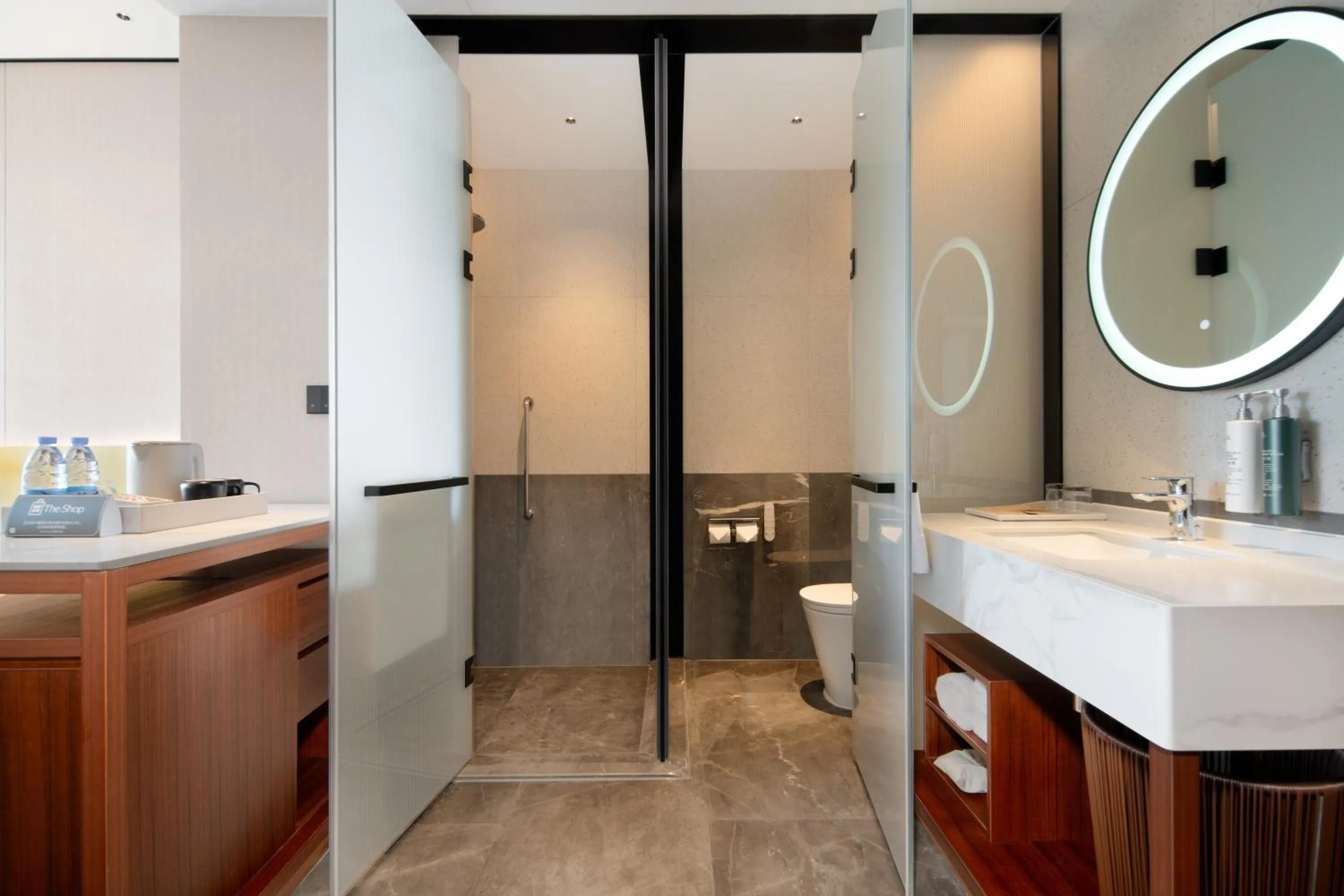 Shower in Hilton Garden Inn Datong Pingcheng