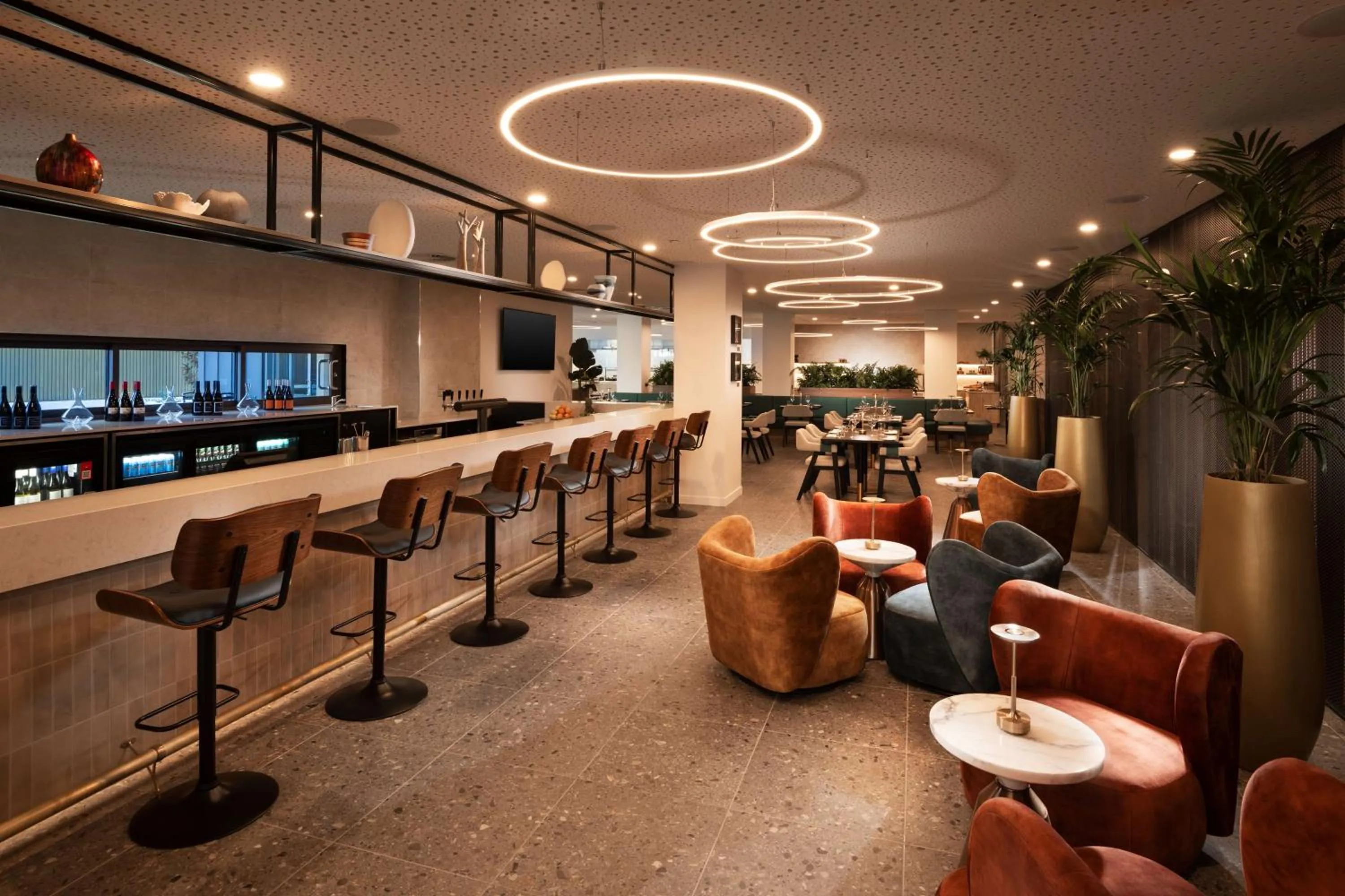 Lounge or bar in DoubleTree by Hilton Hobart