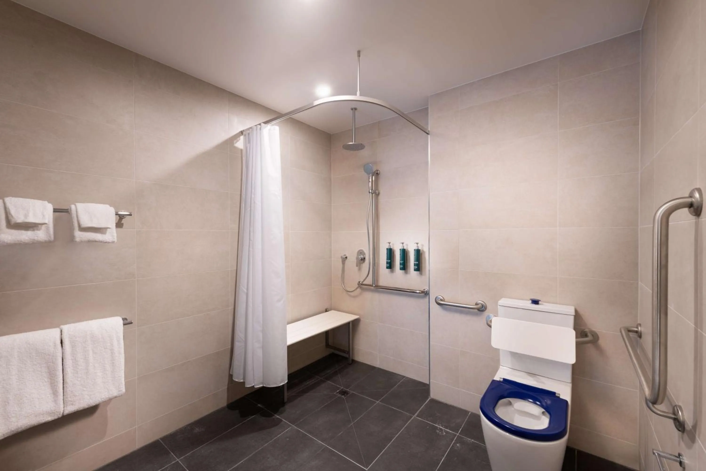 Bathroom in DoubleTree by Hilton Hobart