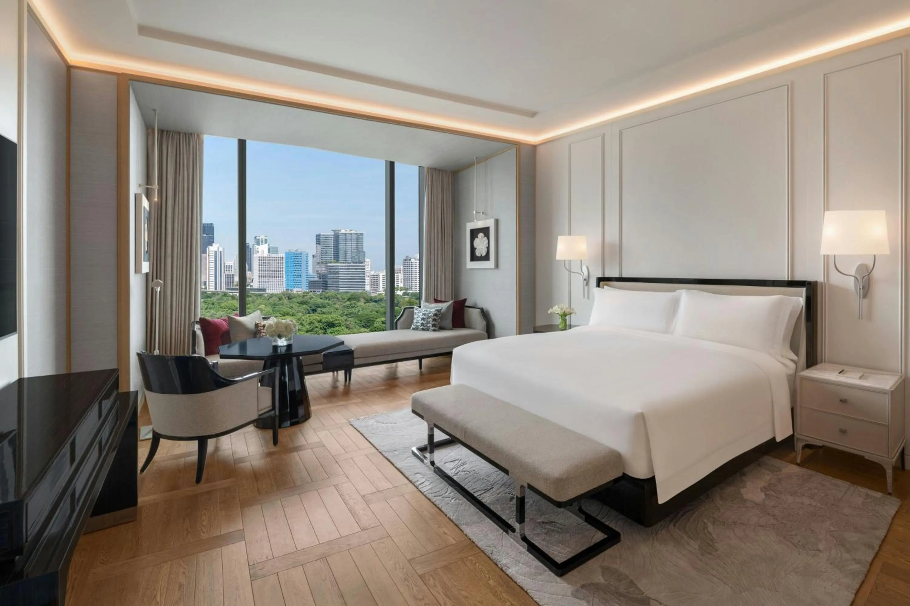 Bedroom, Bed in The Ritz-Carlton, Bangkok