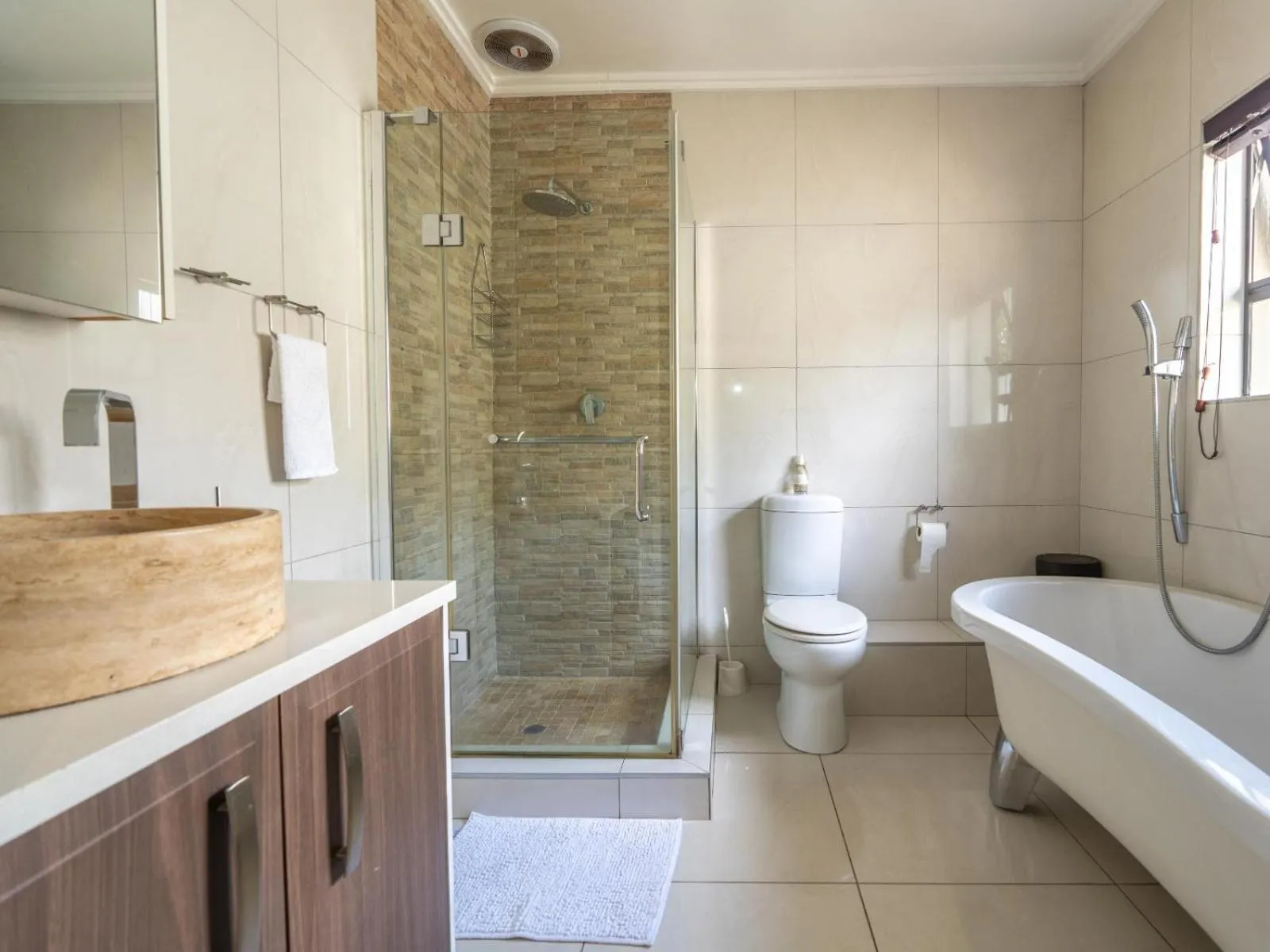 Bathroom in 4 On Mangaan