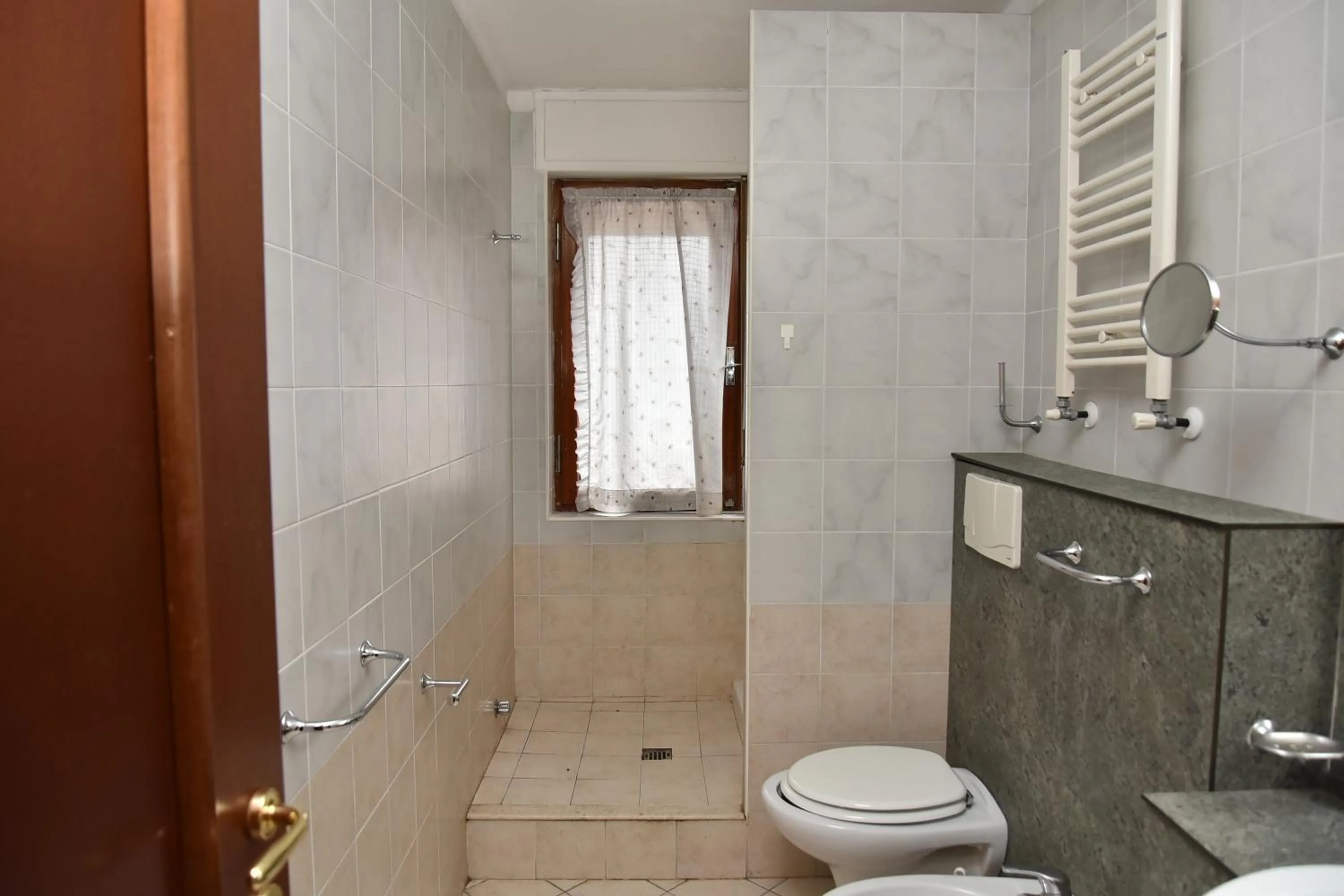 Shower in Casa Picanto - Low-Budget Apartments