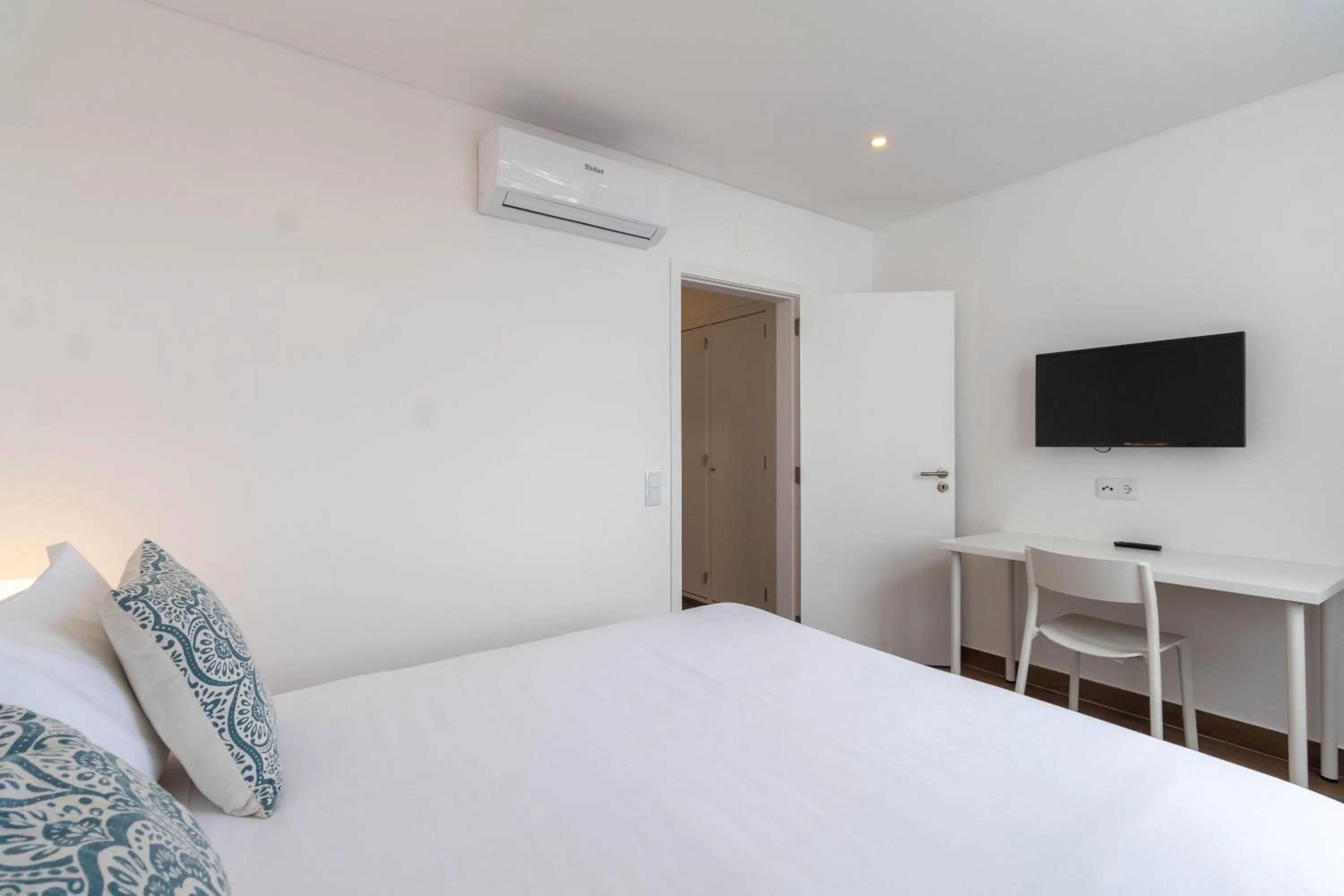 Bed in The Navigator - Ocean Heights