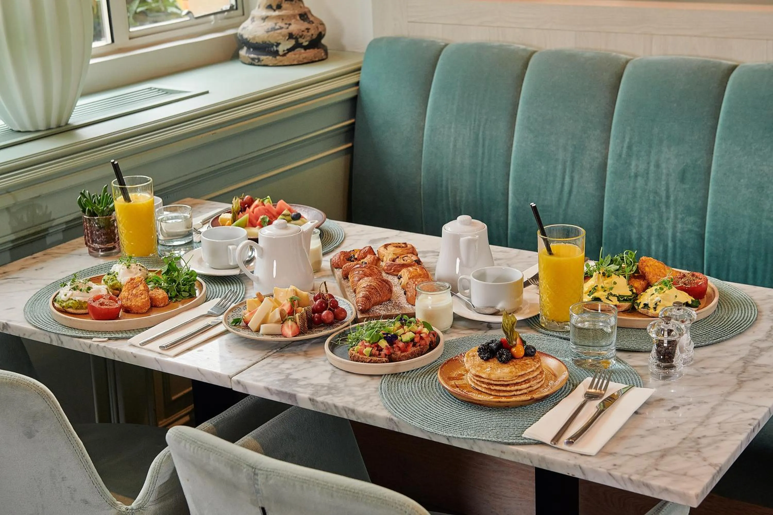 Food and drinks in The Level at Melia White House