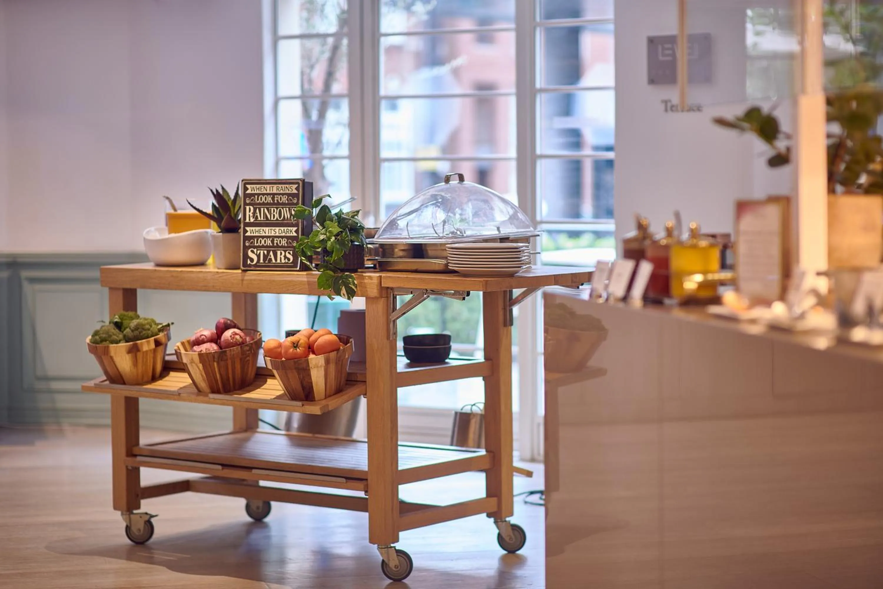 Food and drinks in The Level at Melia White House