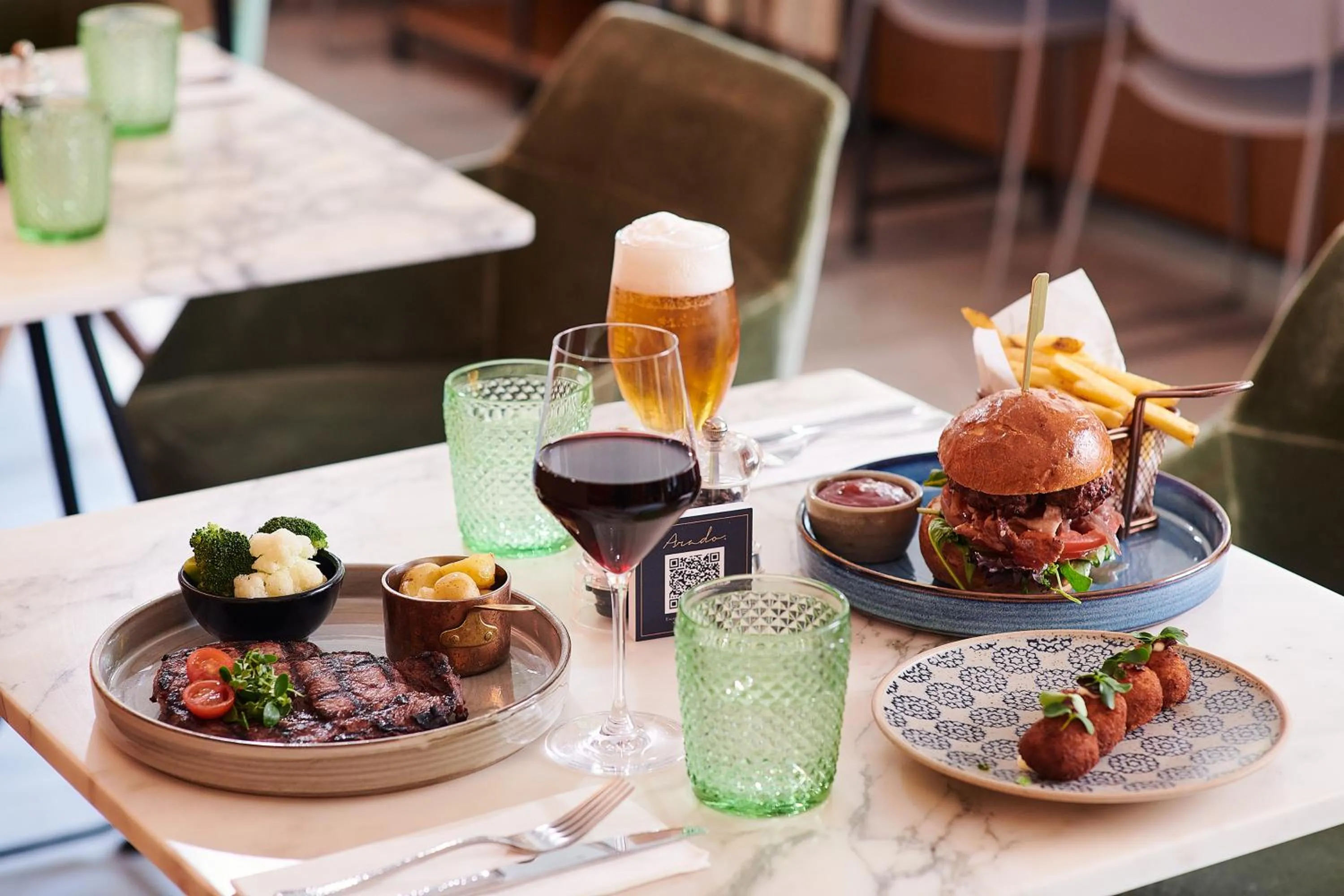 Restaurant/places to eat in The Level at Melia White House