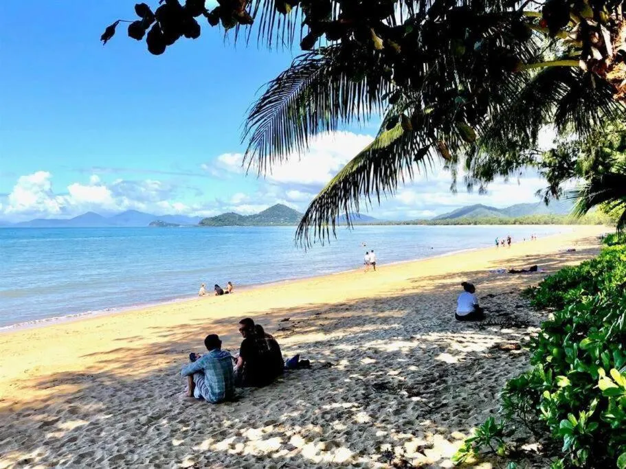 Palm Cove Studio Apartments