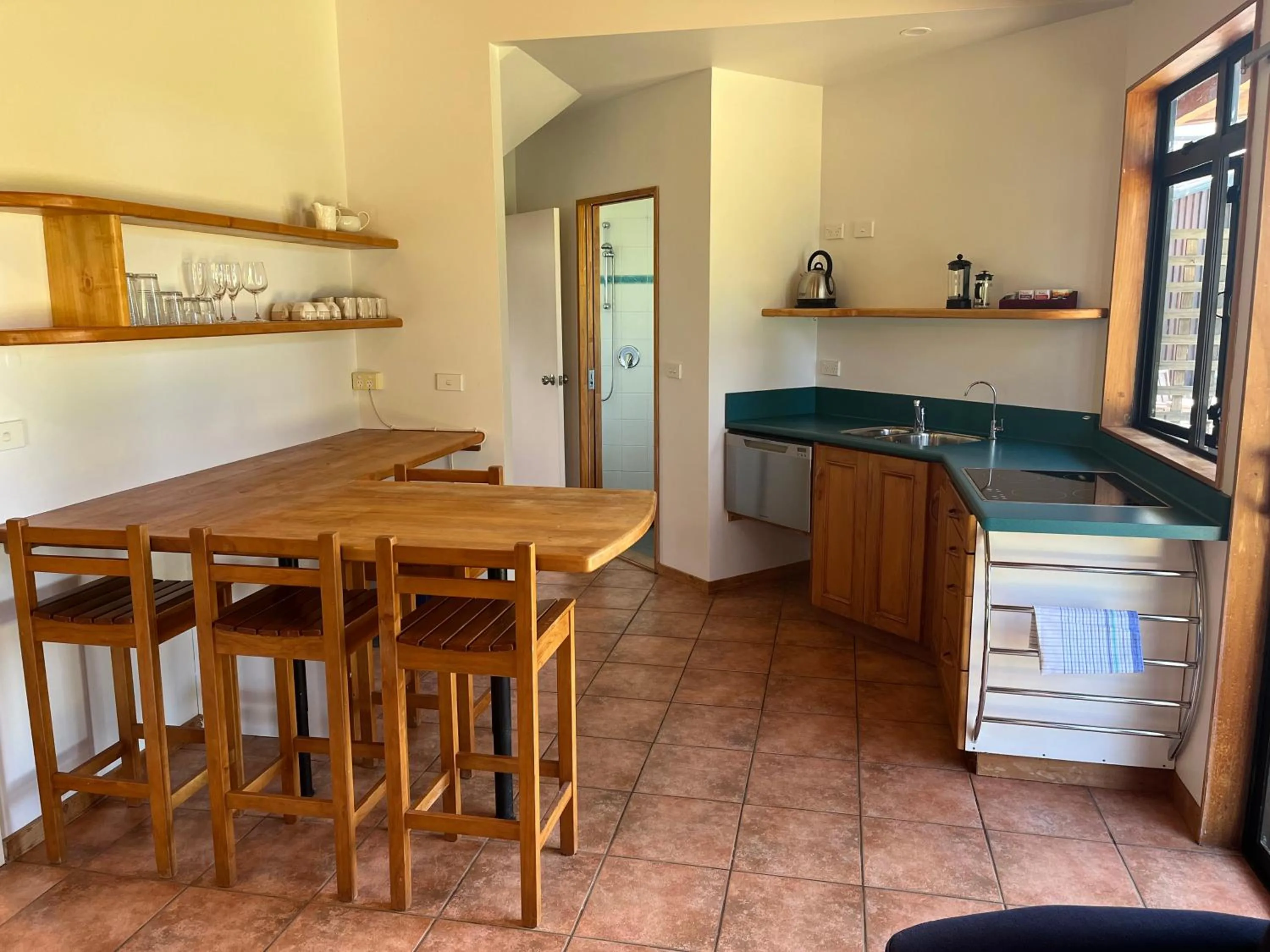 Kitchen or kitchenette in Summerspring Beachfront Accommodation