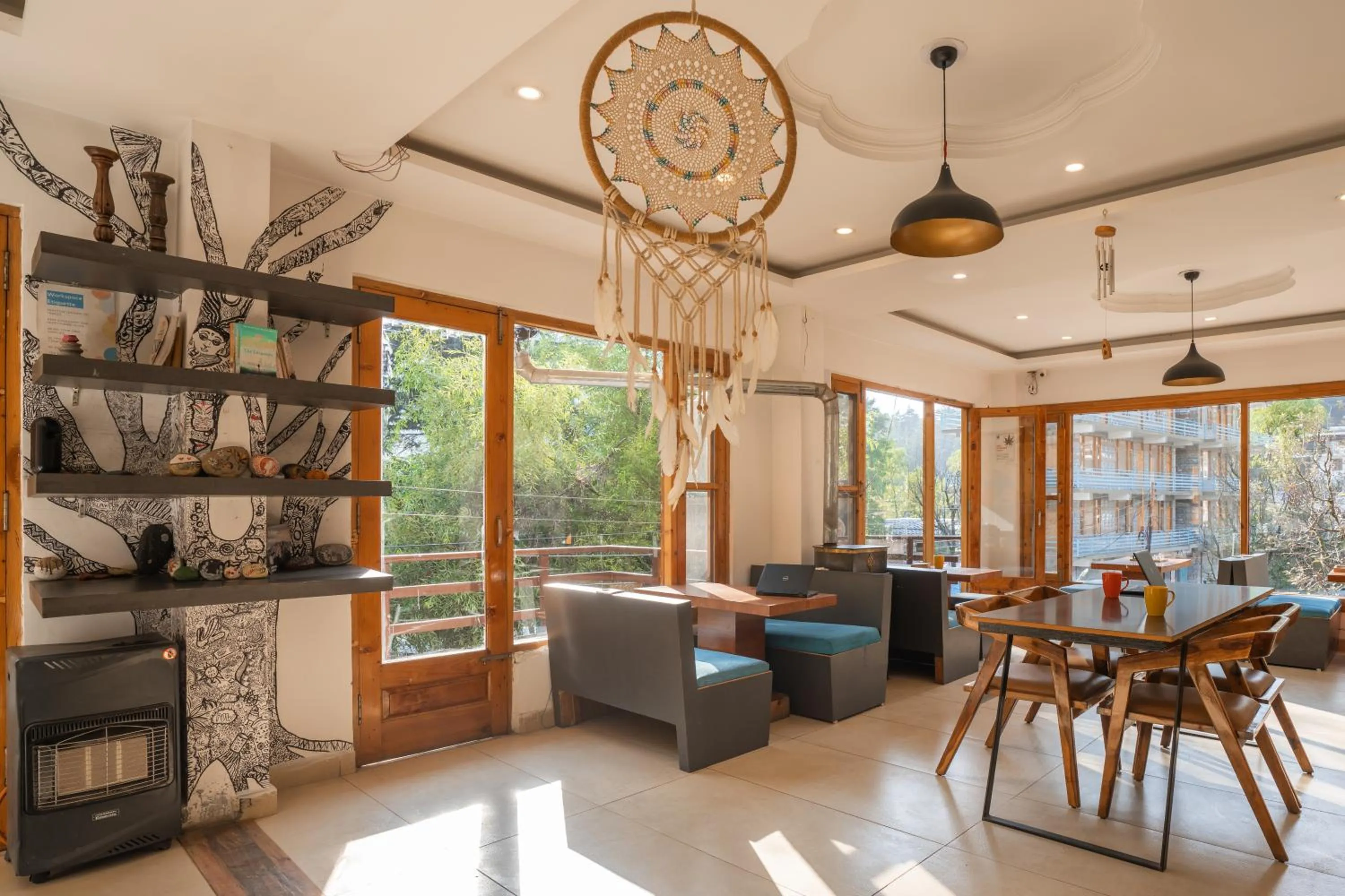 Living room in Alt Life Manali, Old Manali