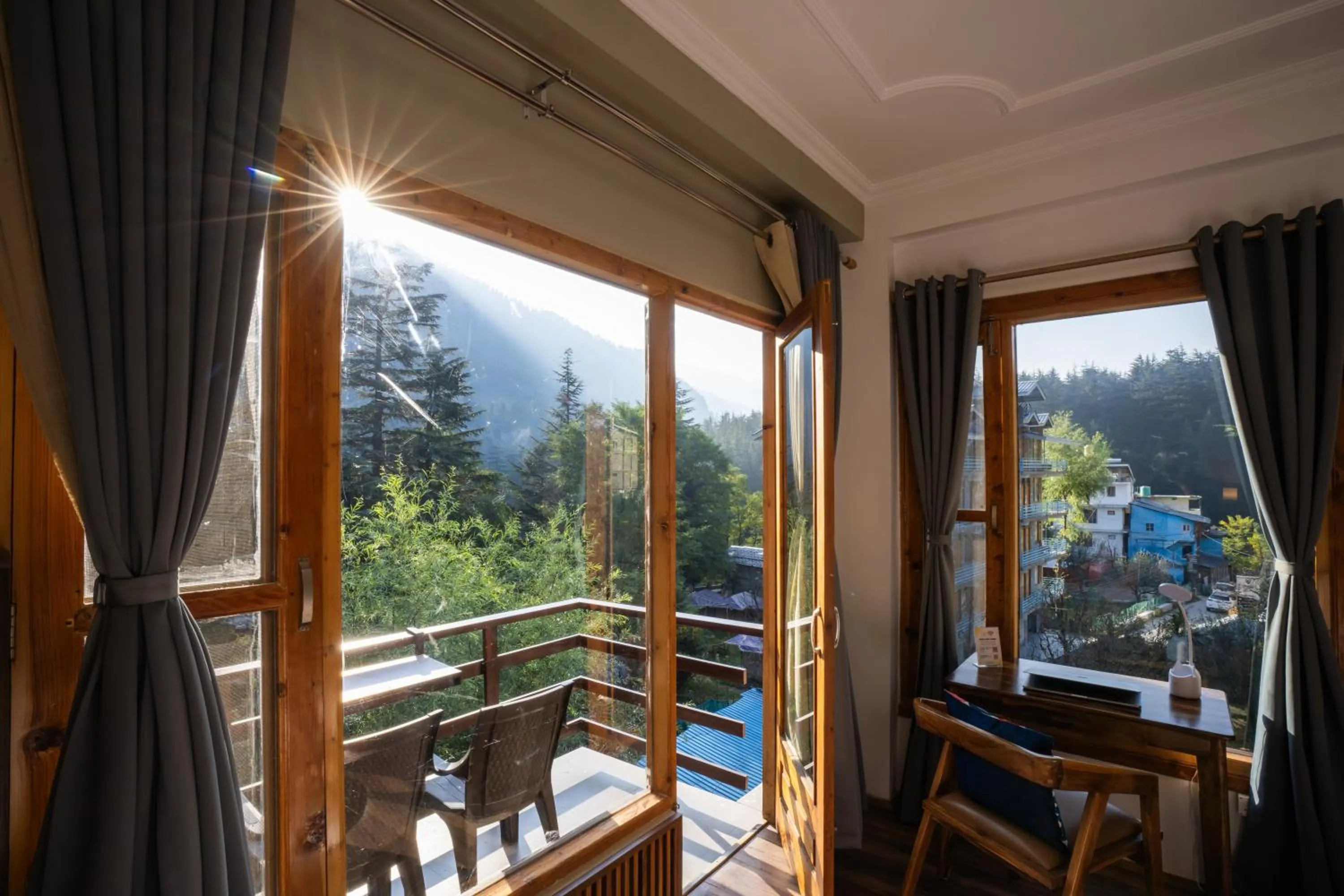 Balcony/Terrace in Alt Life Manali, Old Manali