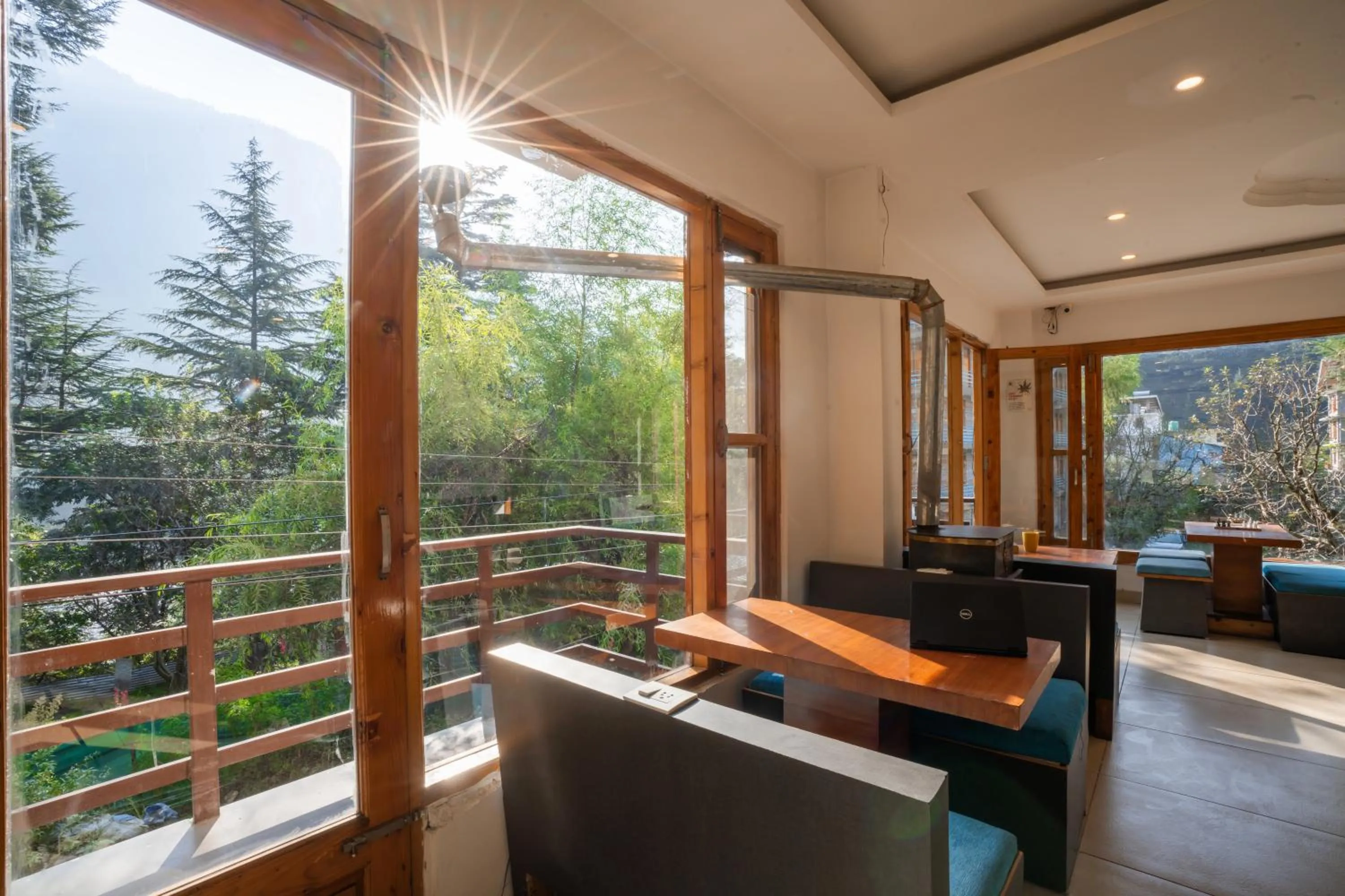 Living room in Alt Life Manali, Old Manali