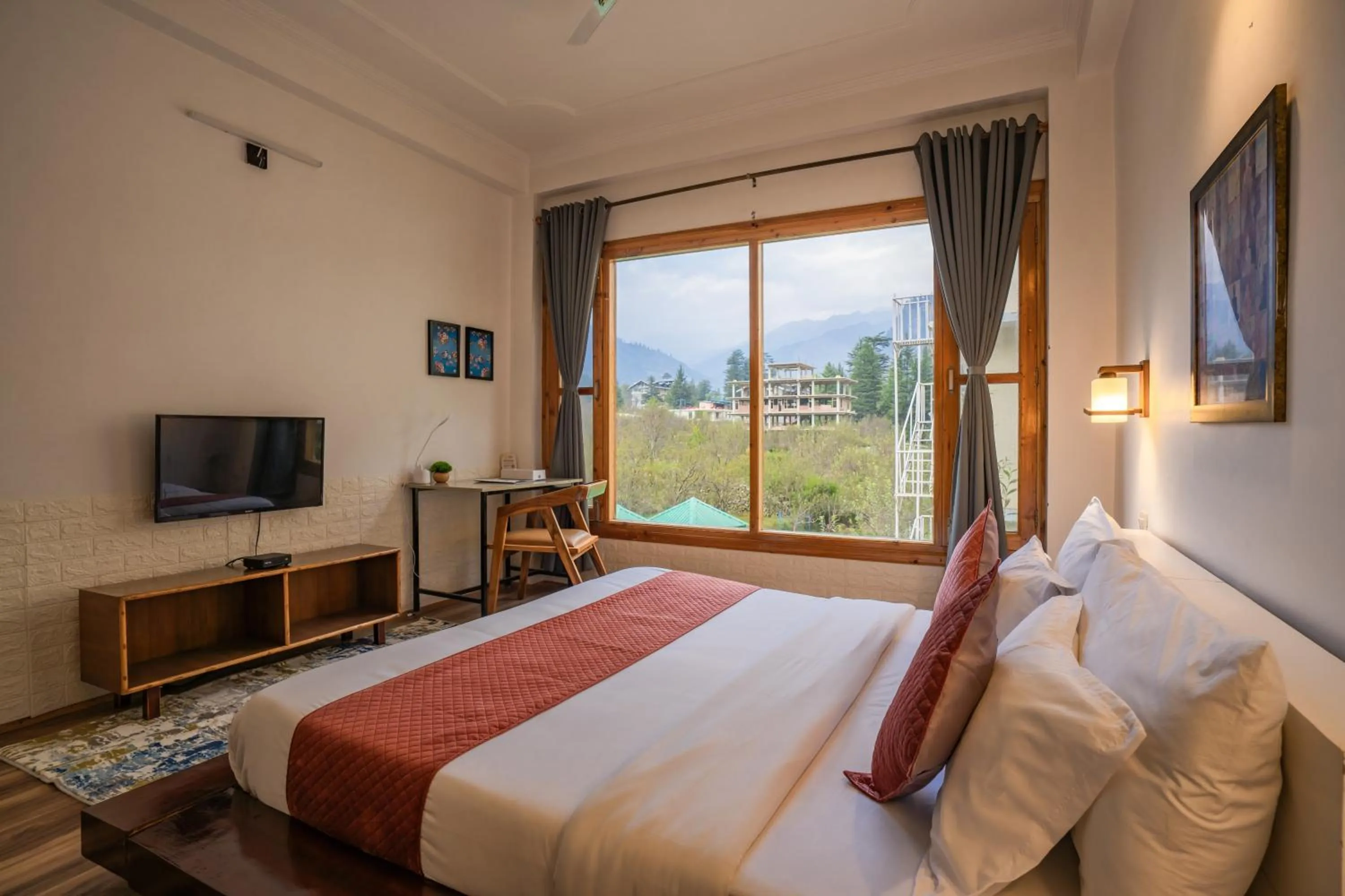 Photo of the whole room, Bed in Alt Life Manali, Old Manali