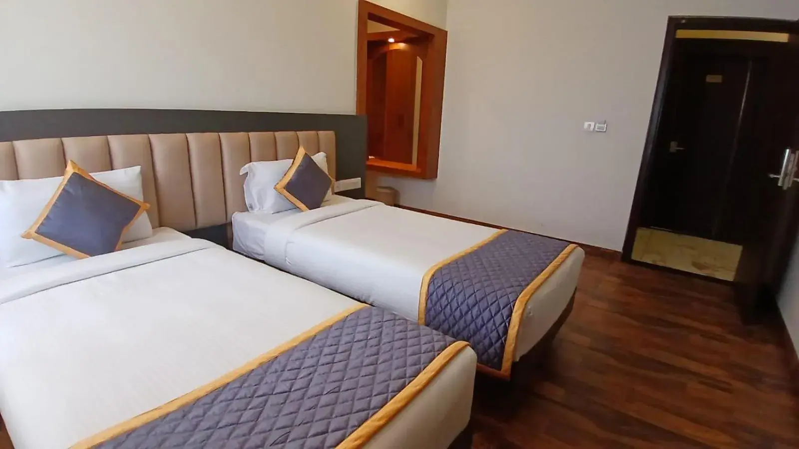 Deluxe Twin Room - single occupancy in PPH Living Rajathagiri Palace Premium Rooms Deluxe Twin Room - single occupancy in PPH Living Rajathagiri Palace Premium Rooms