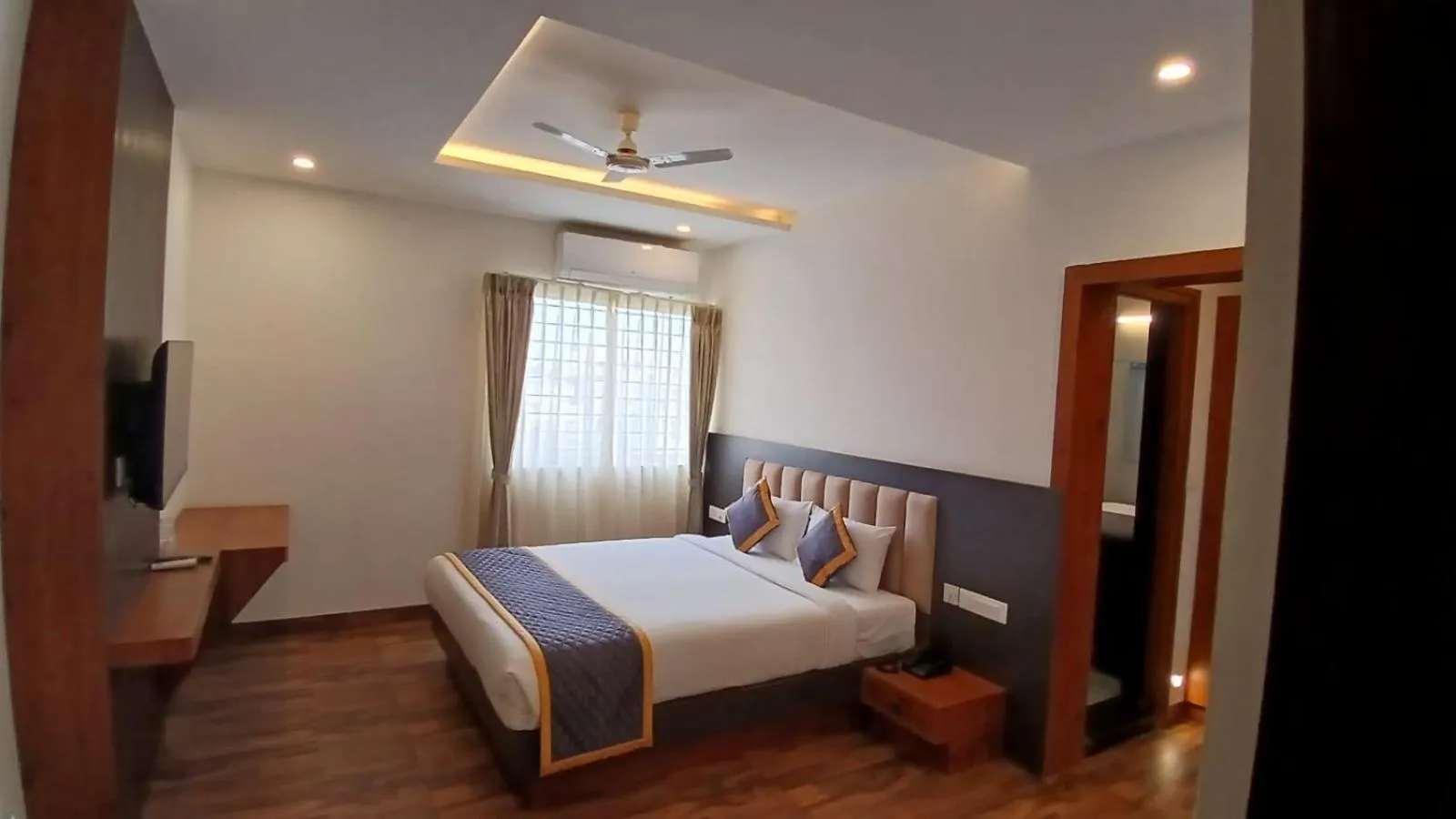 TV and multimedia, Bed in PPH Living Rajathagiri Palace Premium Rooms