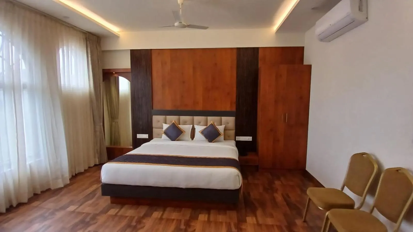 Bed in PPH Living Rajathagiri Palace Premium Rooms