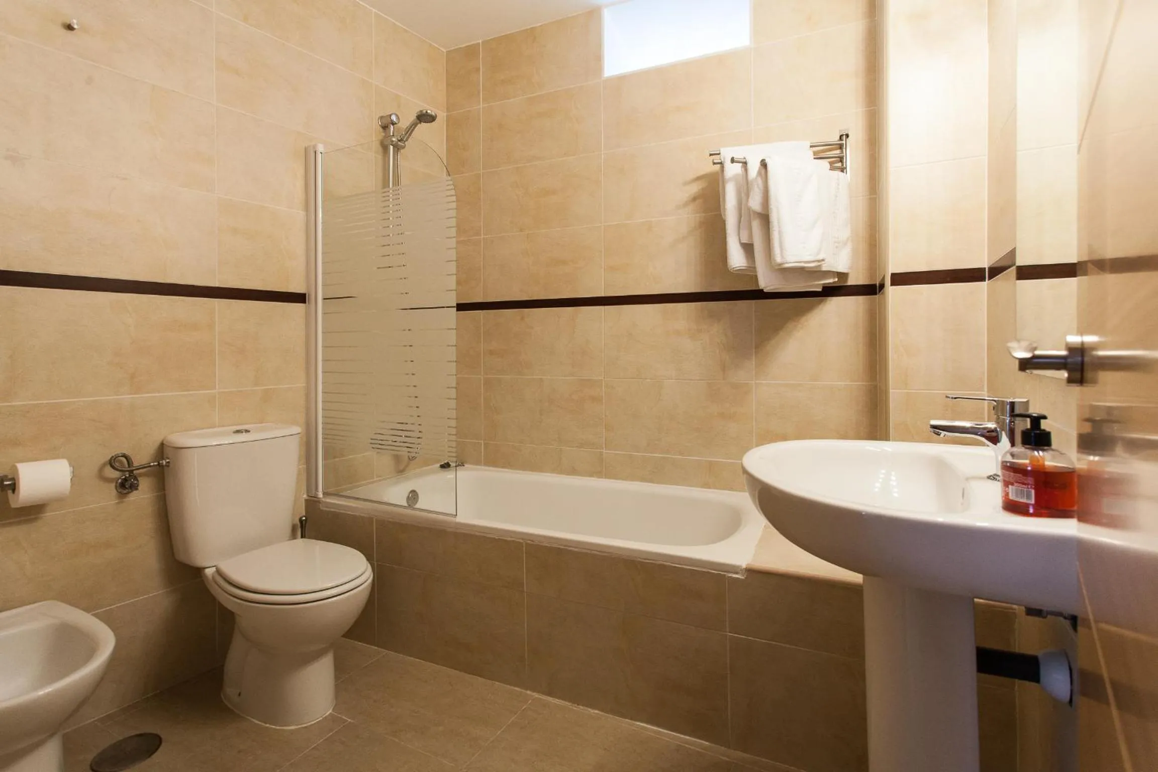 Bathroom in Apartamentos Diaber San Leandro