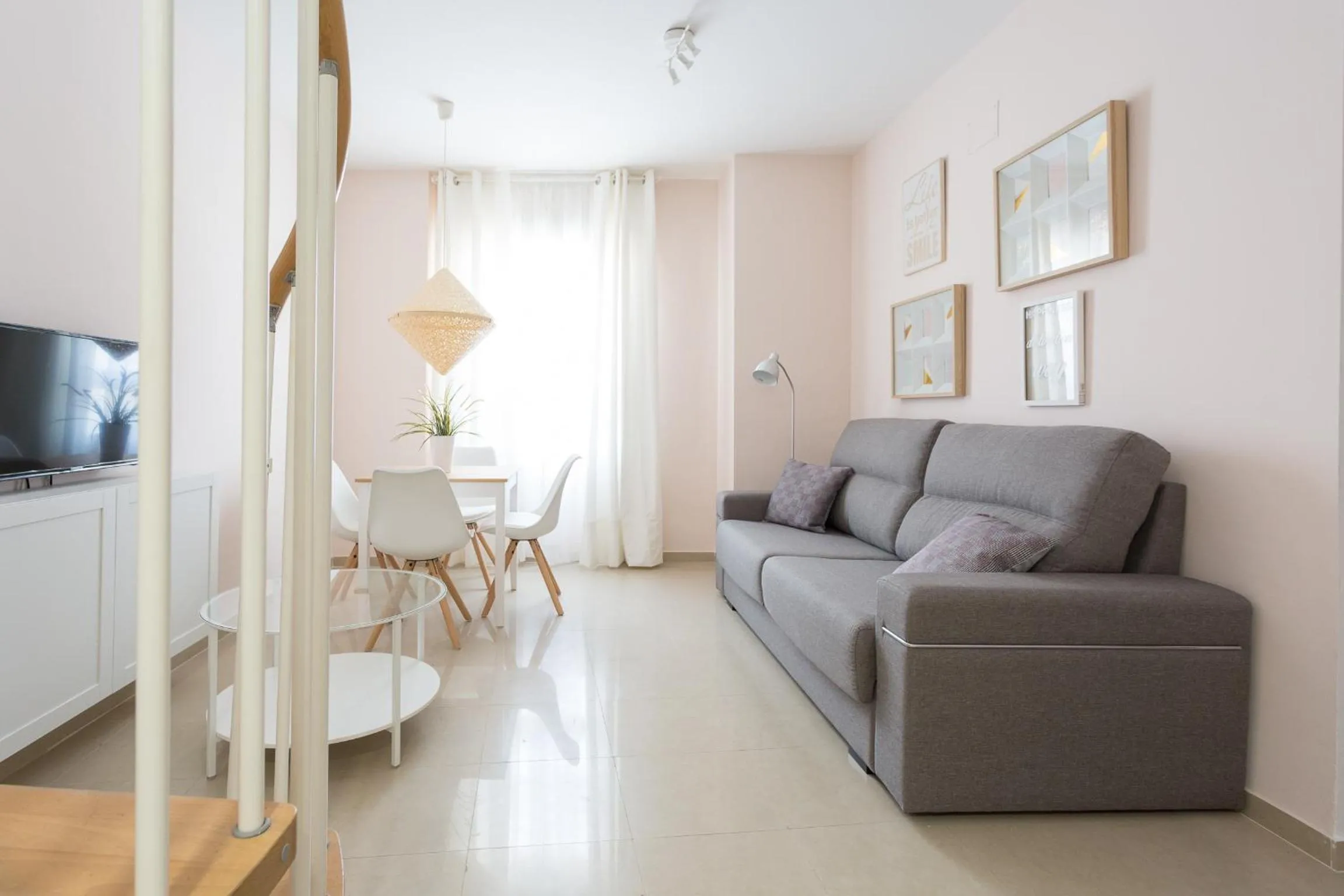 Photo of the whole room in Apartamentos Diaber San Leandro