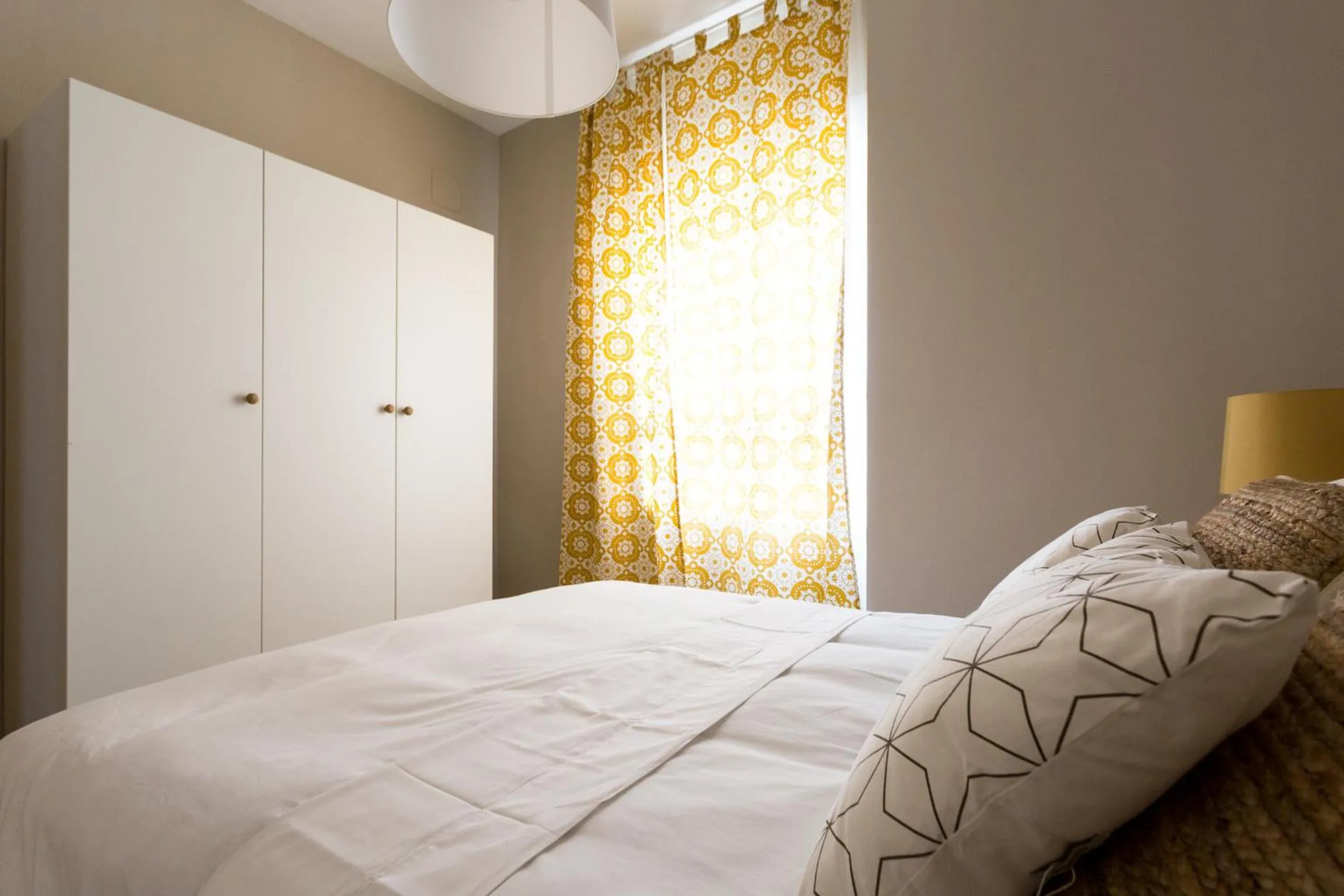 Bedroom, Bed in Apartamentos Diaber San Leandro