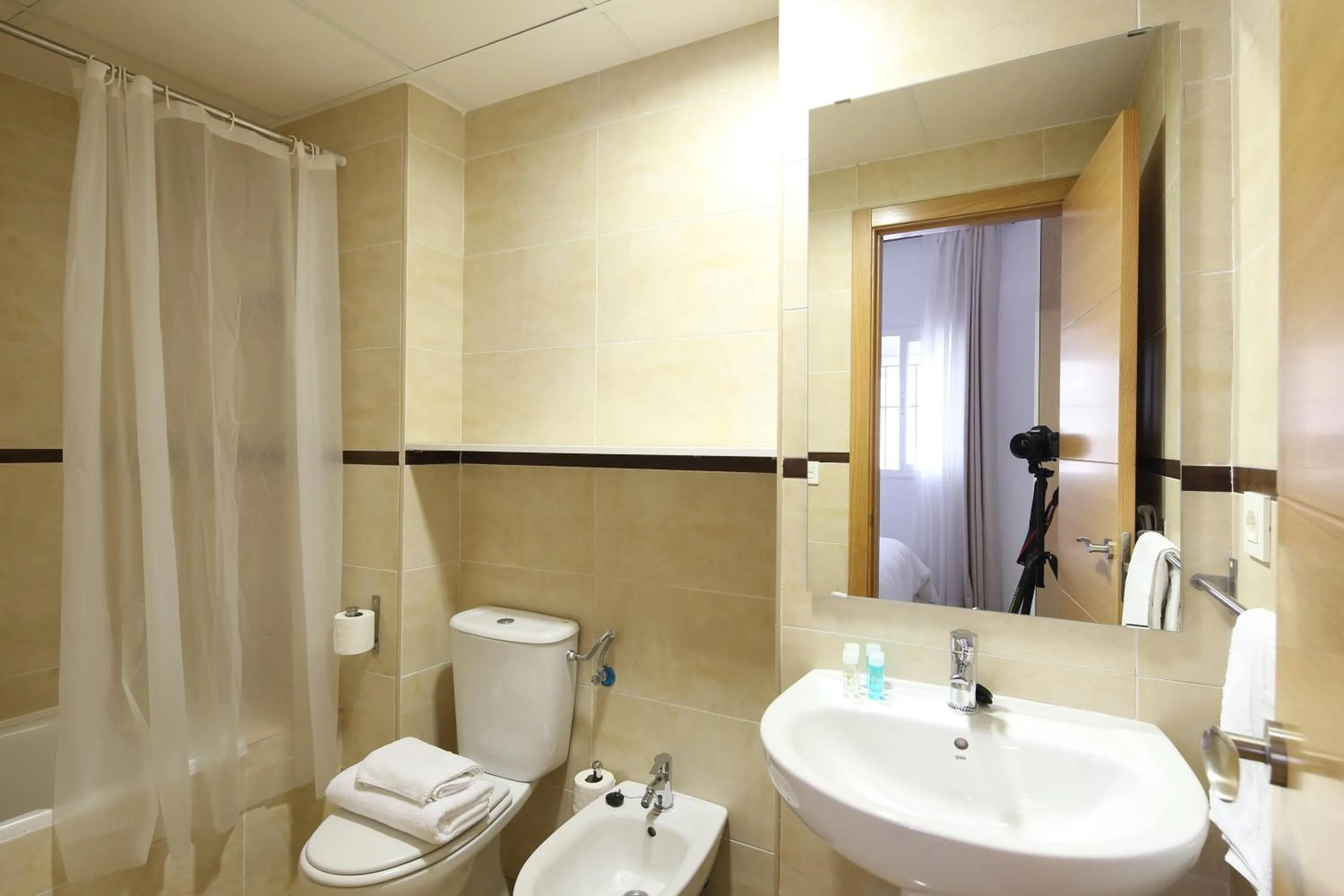 Bathroom in Apartamentos Diaber San Leandro