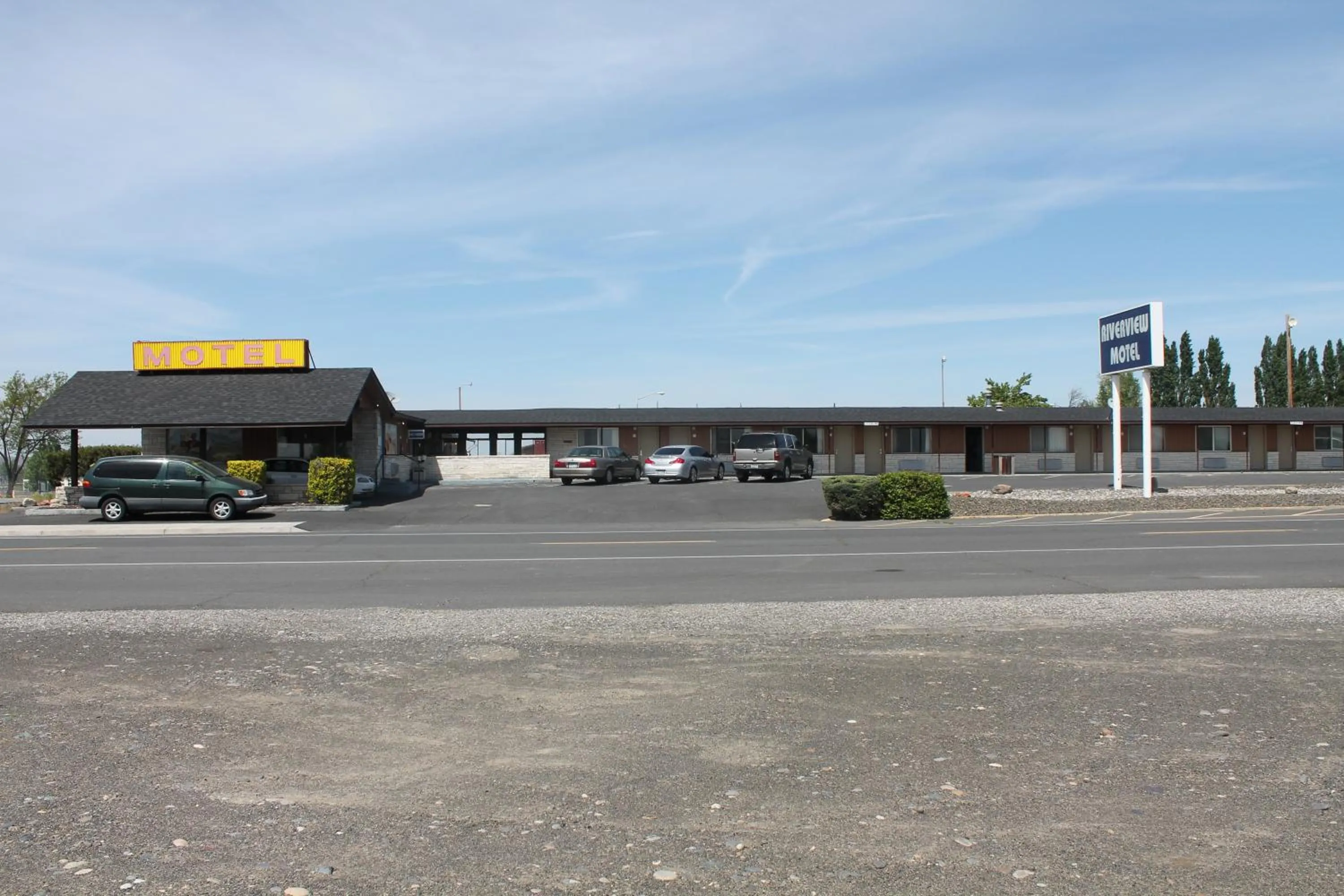 Property building in Americas Best Value Inn Boardman