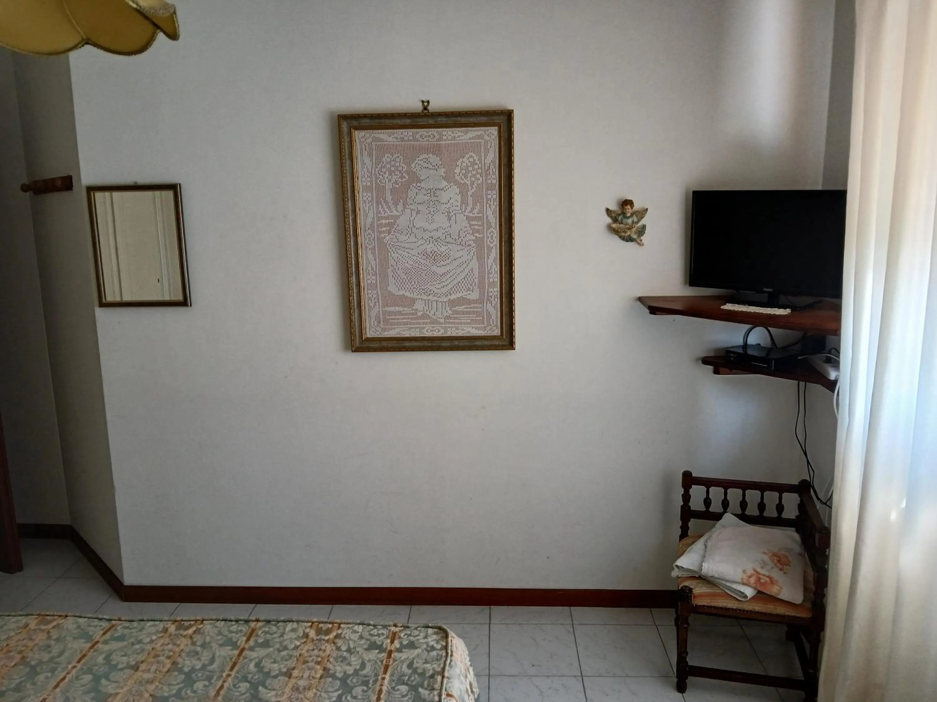 TV and multimedia in Il Melograno B&B with private bathrooms