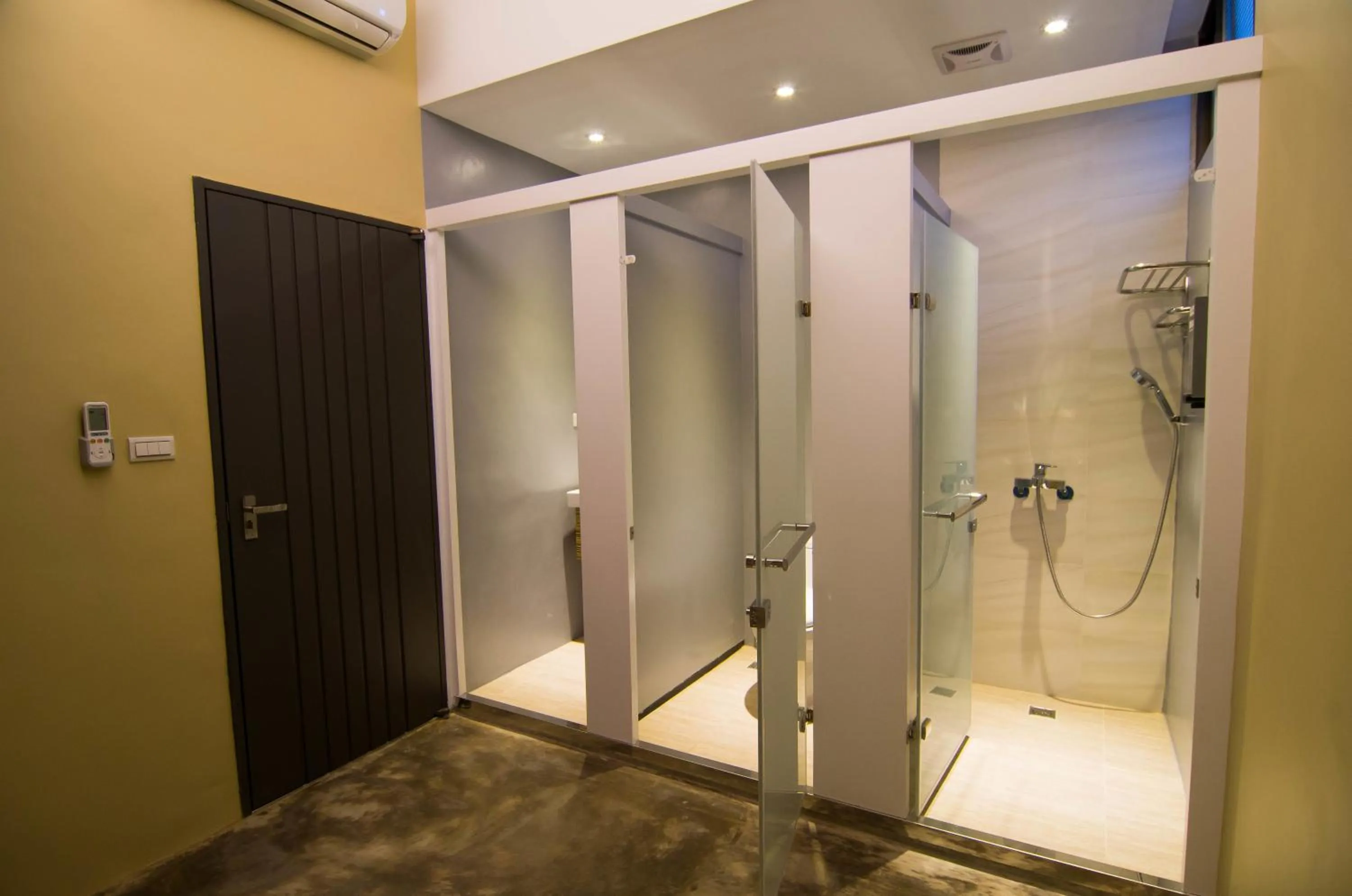 Bathroom in Arch Inn