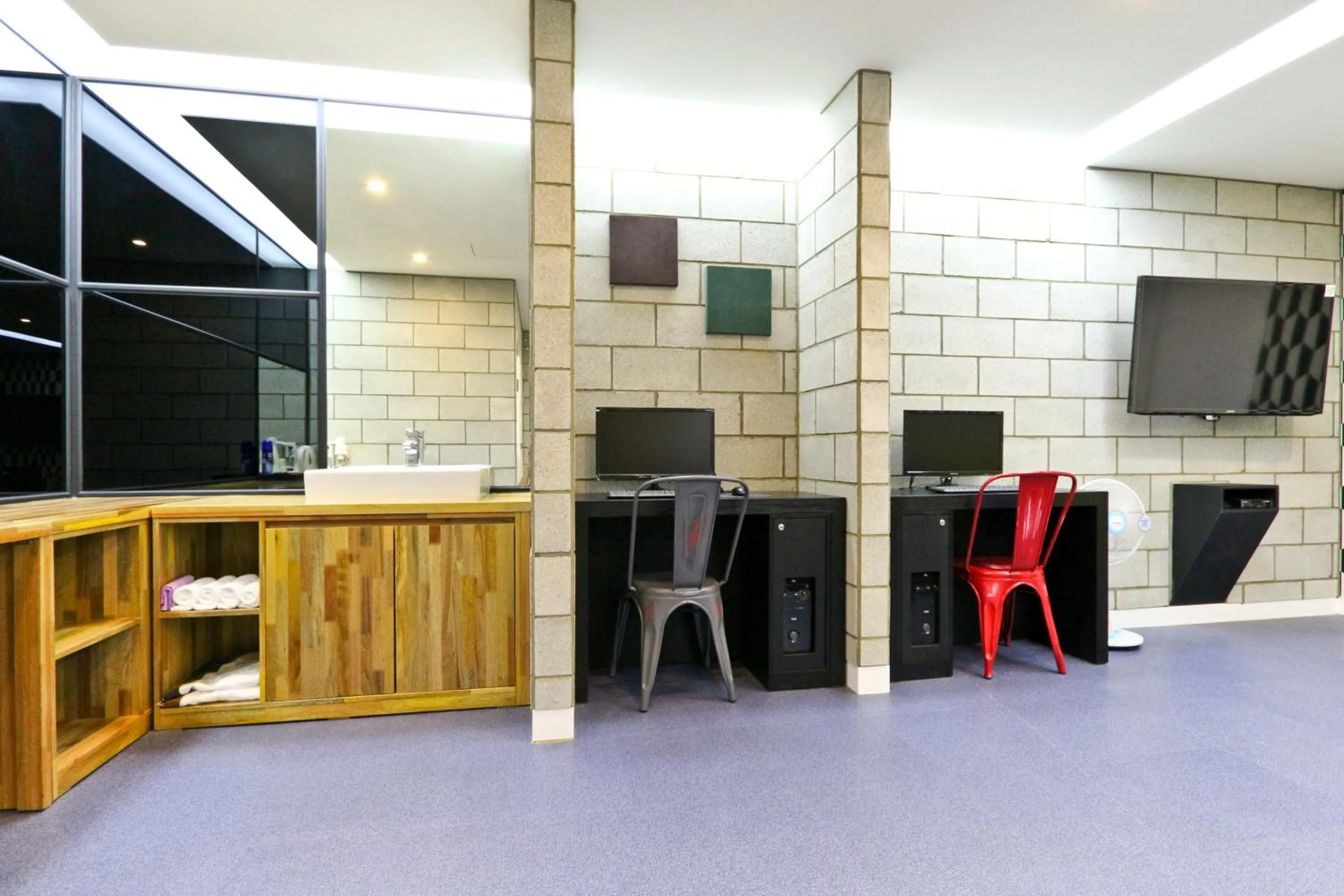 TV and multimedia in Hotel Home