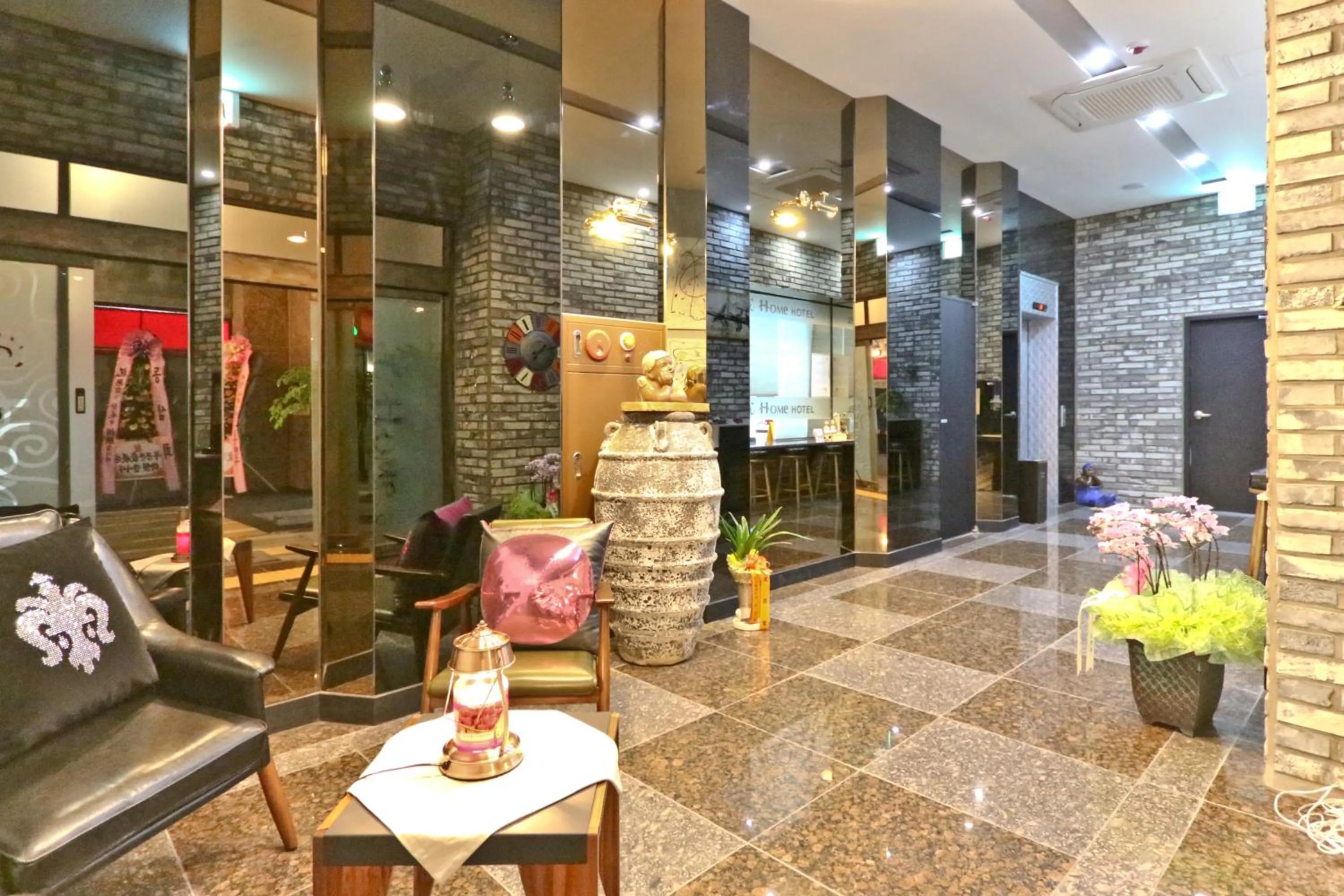 Lobby or reception in Hotel Home