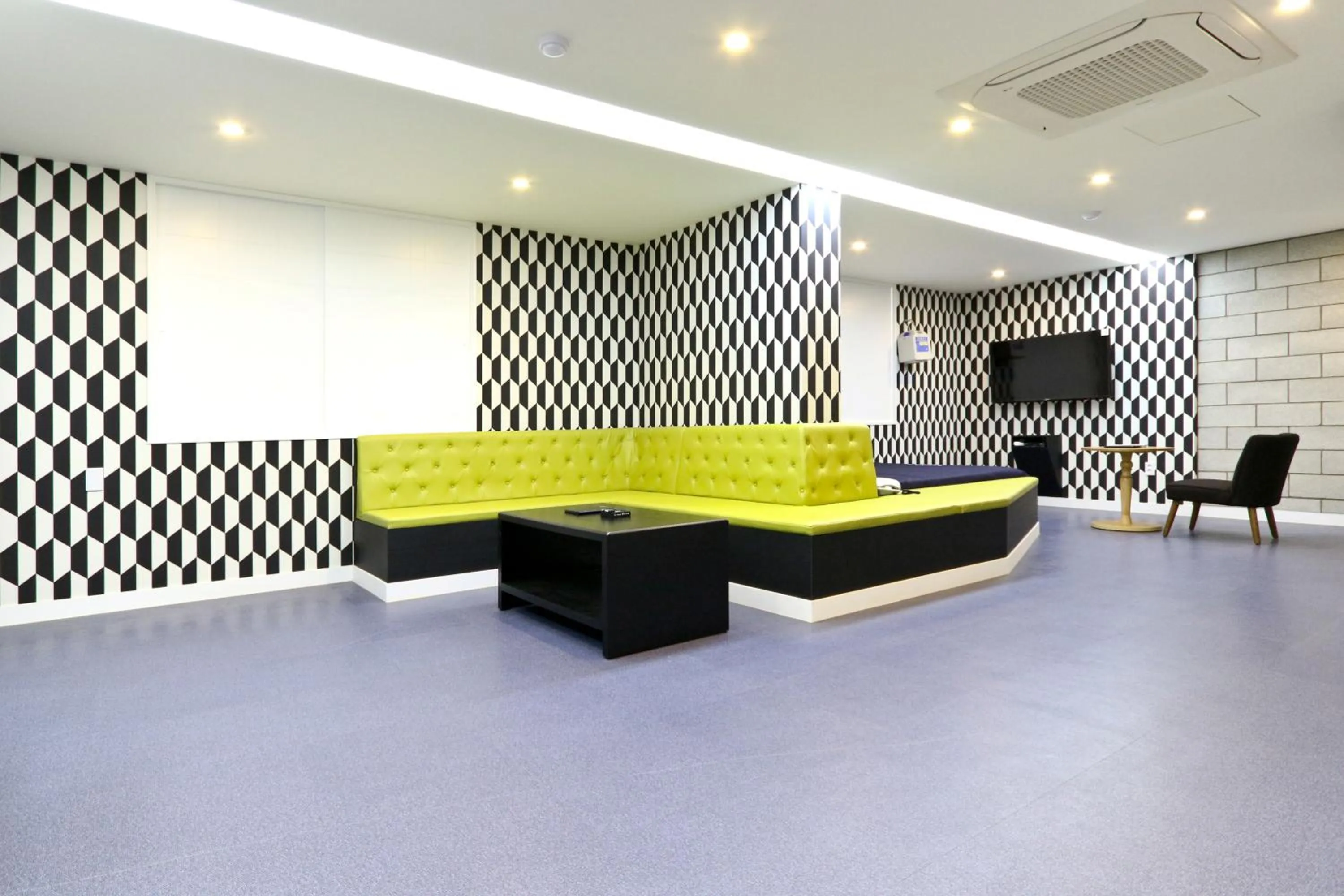 Seating area in Hotel Home