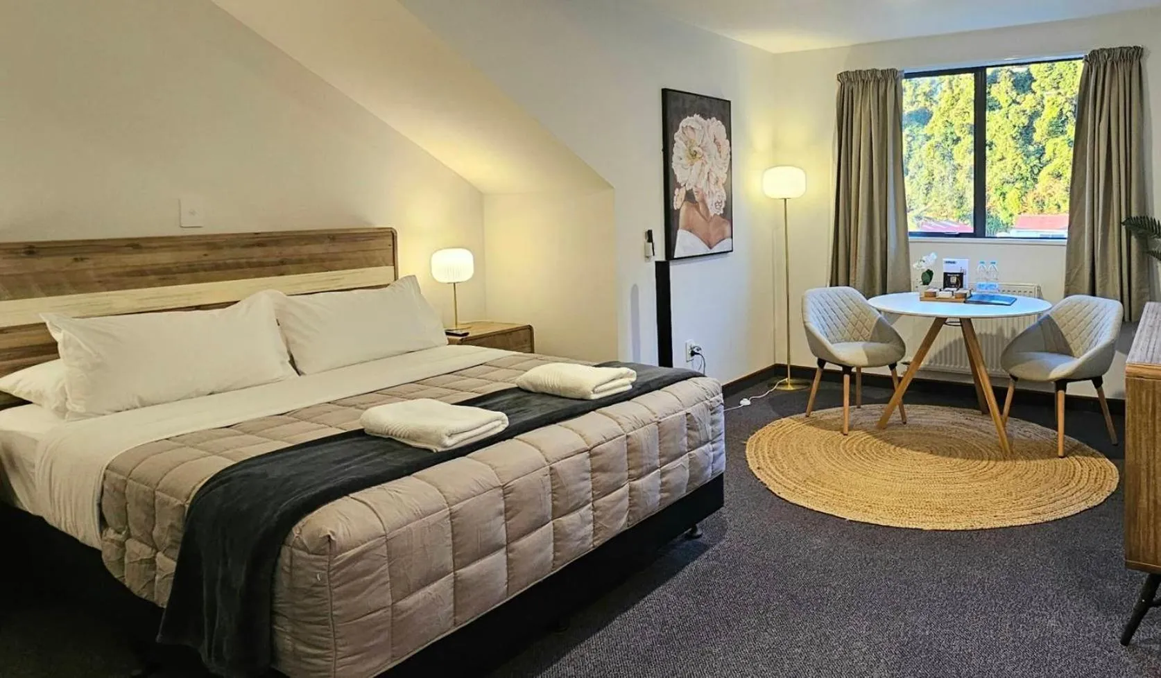 Bed in Wild Kea Lodge Franz Josef