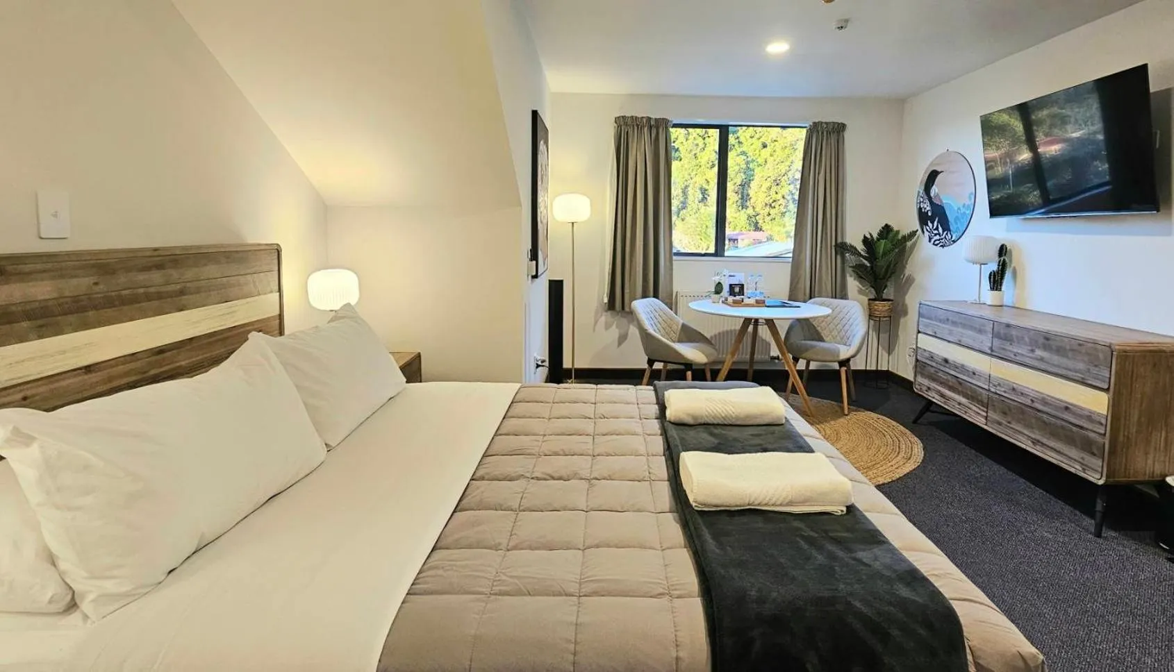 Bed in Wild Kea Lodge Franz Josef