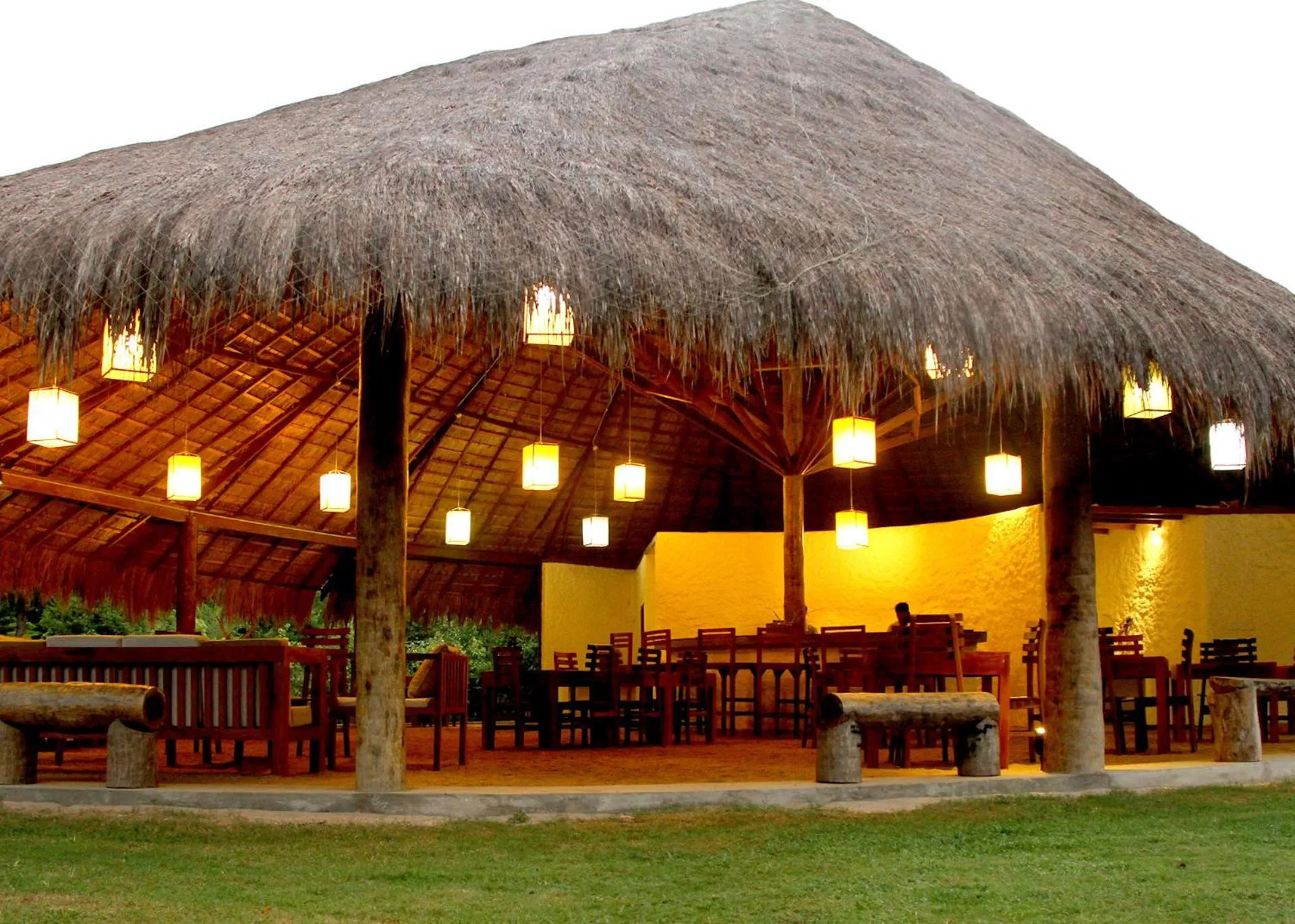 Restaurant/places to eat in Giman Free Beach Resort Pasikuda