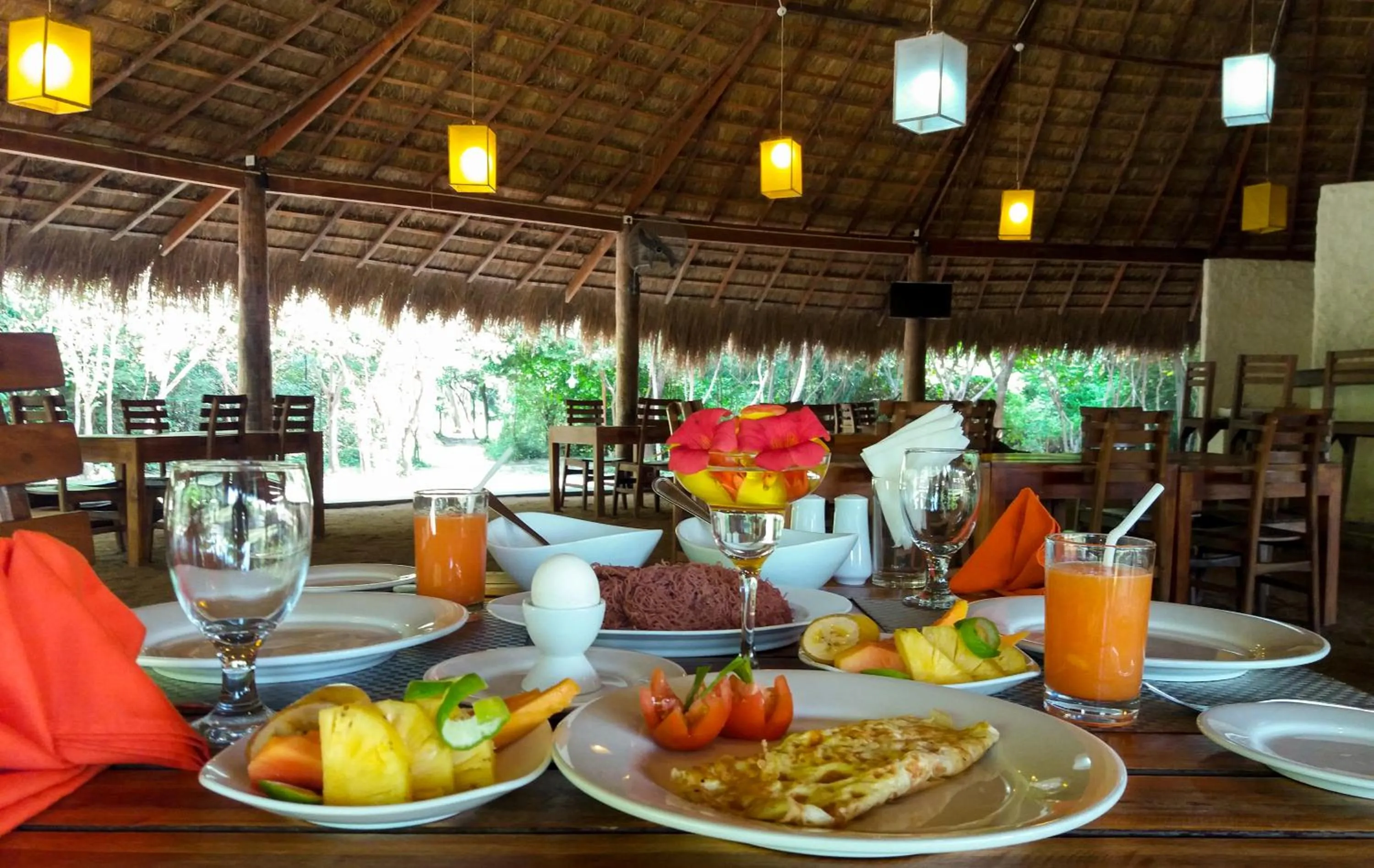 Food and drinks in Giman Free Beach Resort Pasikuda