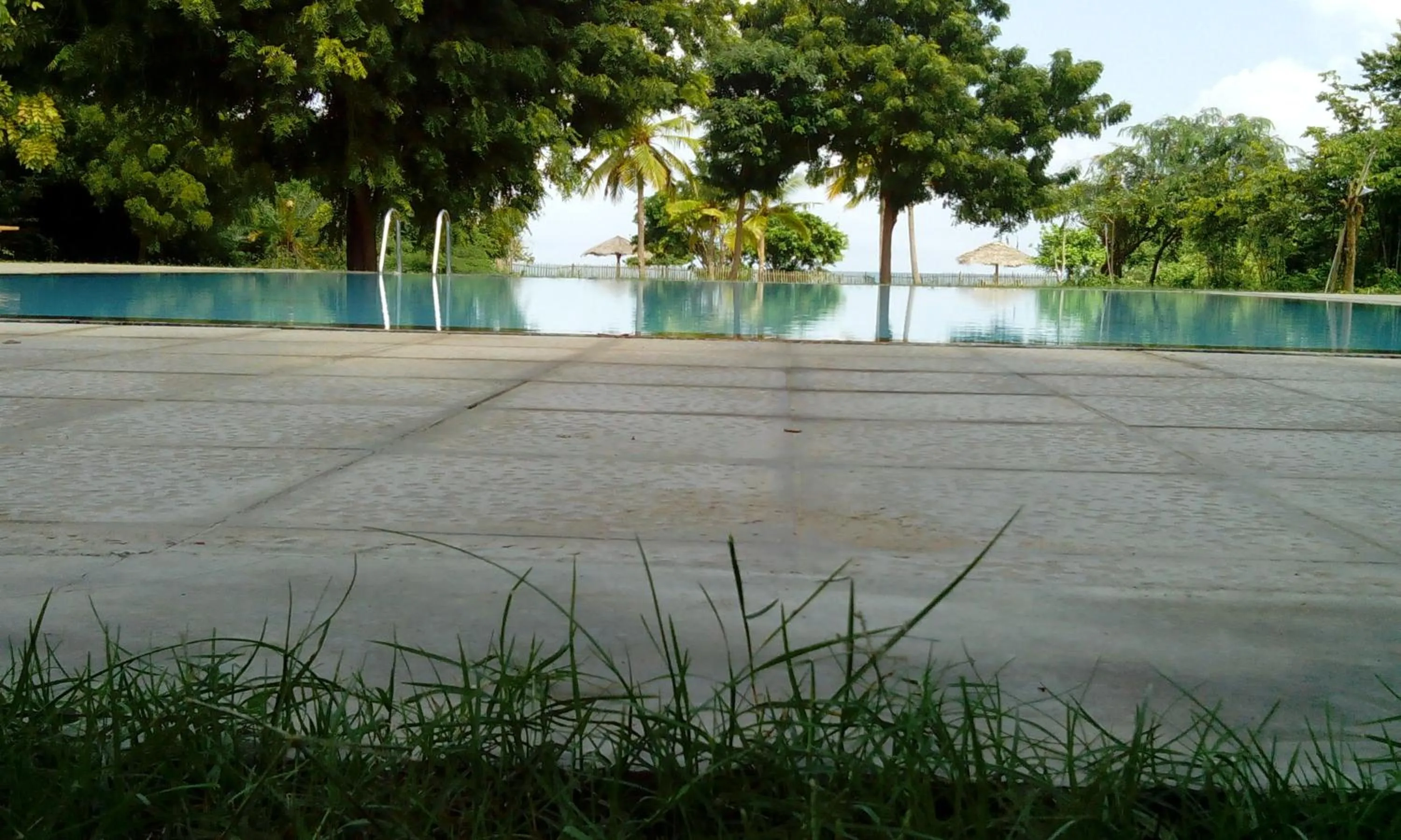 Beach in Giman Free Beach Resort Pasikuda